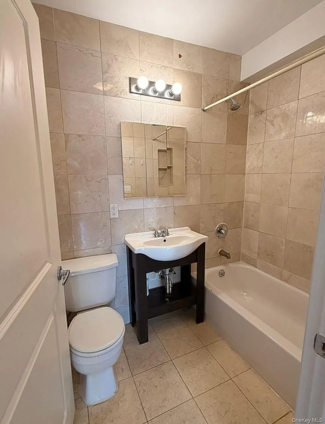 8265 116th Street, New York, NY, 2 Bedrooms Bedrooms, 5 Rooms Rooms,2 BathroomsBathrooms,Residential Lease,For Rent,116th,0,971723 8265 116th Street, New York, NY, 2 Bedrooms Bedrooms, 5 Rooms Rooms,2 BathroomsBathrooms,Residential Lease,For Rent,116th,0,971723
