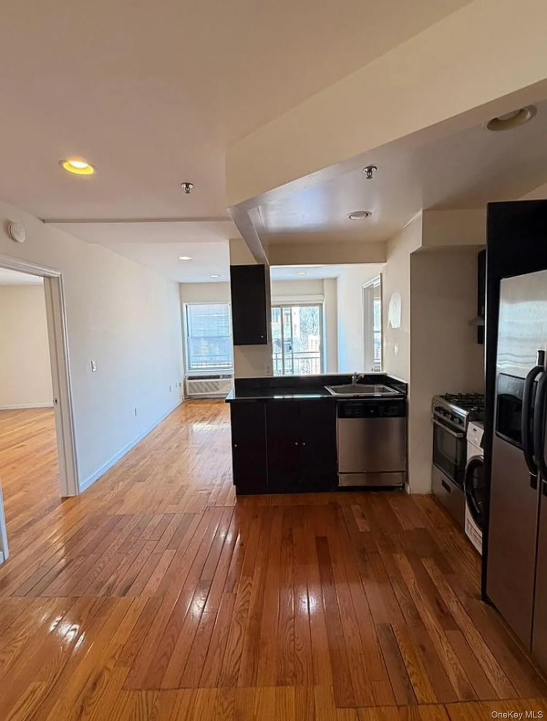 8265 116th Street, New York, NY, 2 Bedrooms Bedrooms, 5 Rooms Rooms,2 BathroomsBathrooms,Residential Lease,For Rent,116th,0,971723 8265 116th Street, New York, NY, 2 Bedrooms Bedrooms, 5 Rooms Rooms,2 BathroomsBathrooms,Residential Lease,For Rent,116th,0,971723
