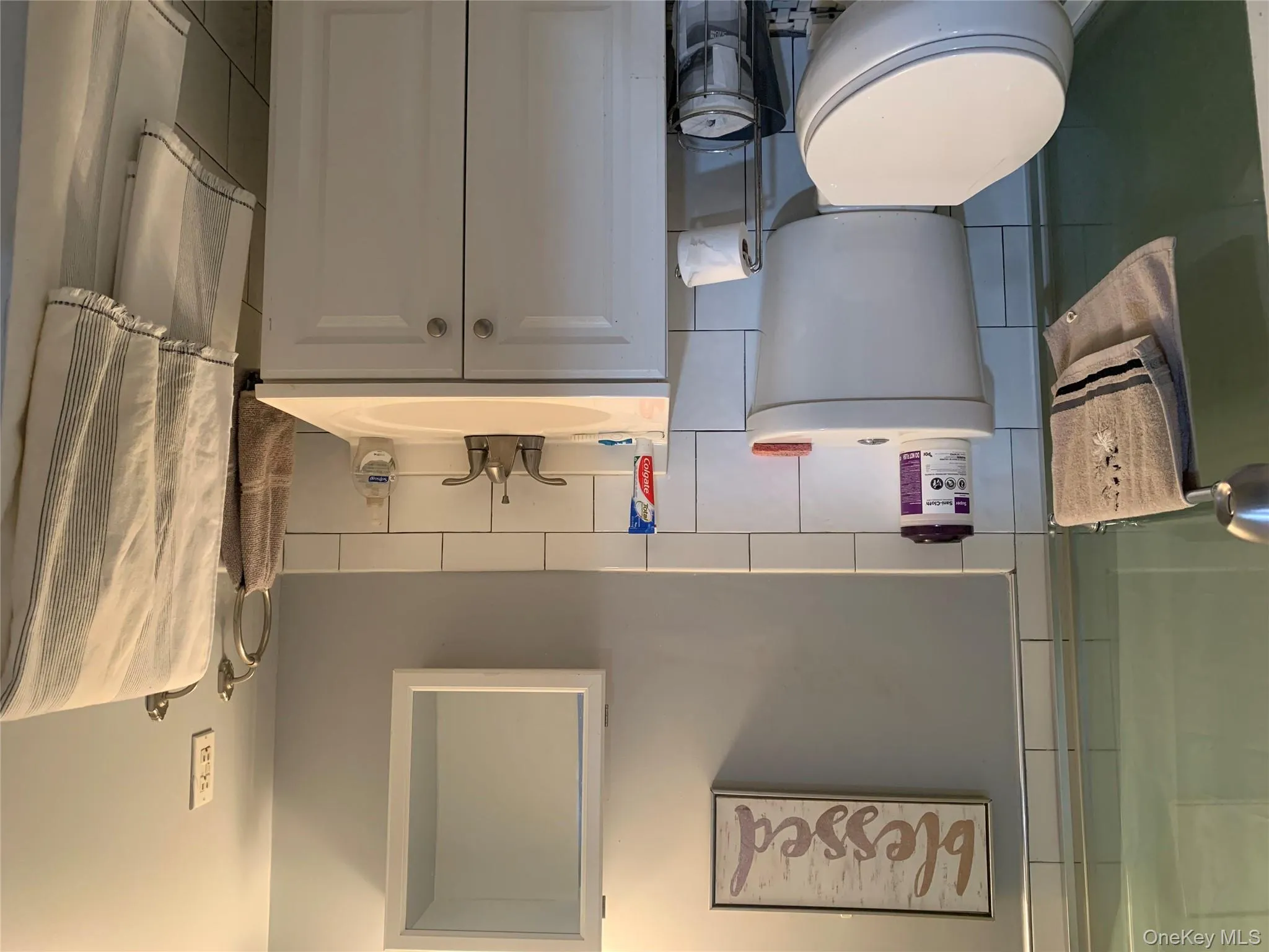 21-29 Audrey Avenue, Oyster Bay, NY, 2 Rooms Rooms,1 BathroomBathrooms,Residential Lease,For Rent,Audrey,0,971744 21-29 Audrey Avenue, Oyster Bay, NY, 2 Rooms Rooms,1 BathroomBathrooms,Residential Lease,For Rent,Audrey,0,971744