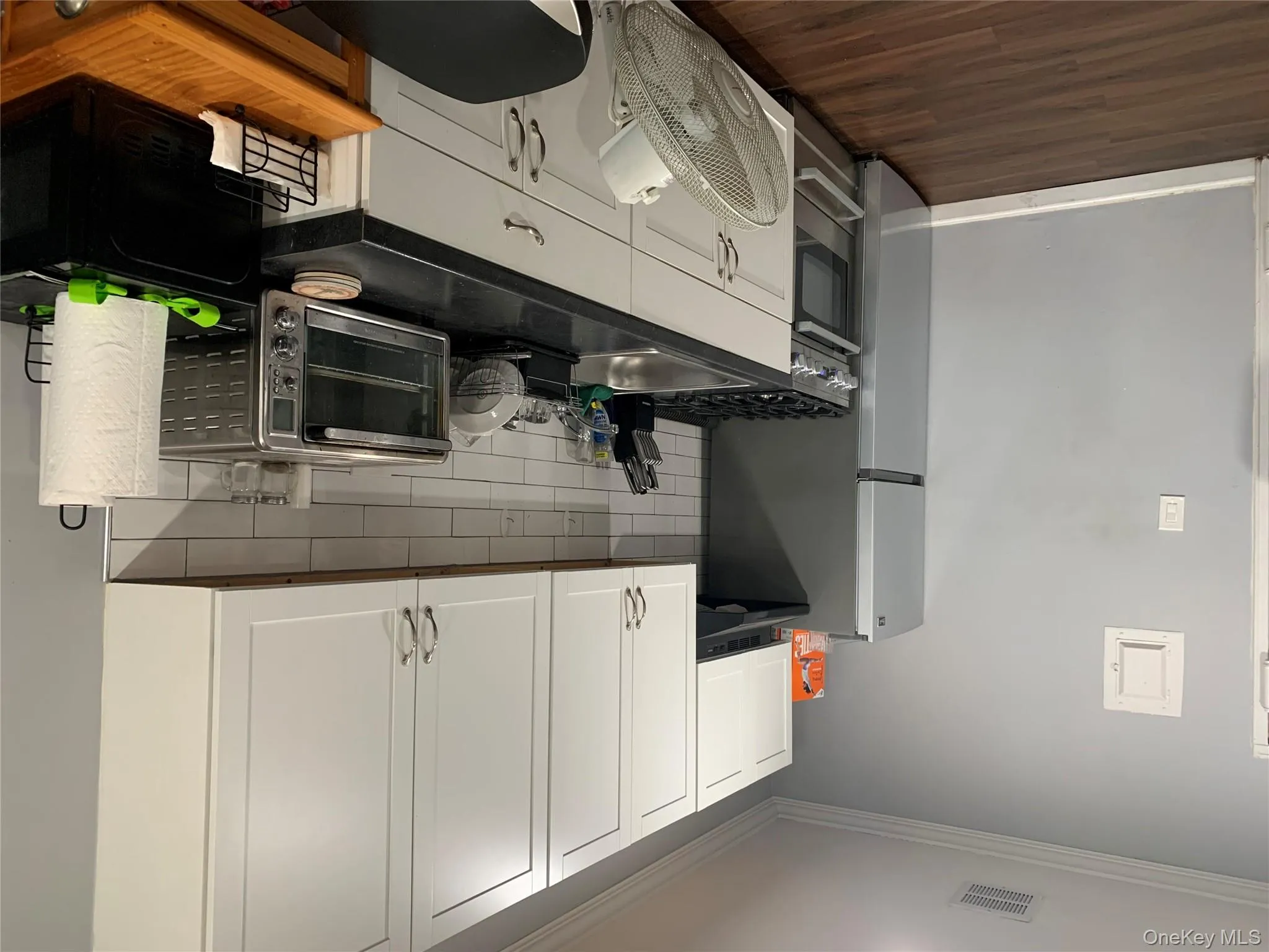 21-29 Audrey Avenue, Oyster Bay, NY, 2 Rooms Rooms,1 BathroomBathrooms,Residential Lease,For Rent,Audrey,0,971744 21-29 Audrey Avenue, Oyster Bay, NY, 2 Rooms Rooms,1 BathroomBathrooms,Residential Lease,For Rent,Audrey,0,971744