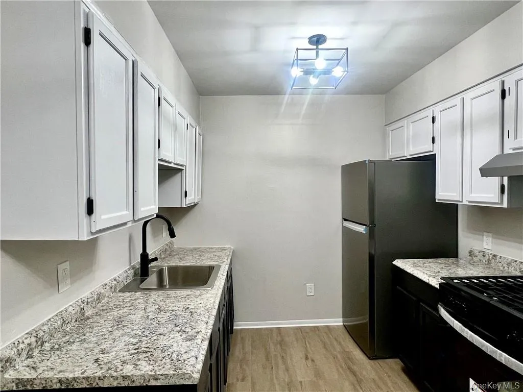 13-19 Cole Street, Port Jervis, NY, 1 Bedroom Bedrooms, 4 Rooms Rooms,1 BathroomBathrooms,Residential Lease,For Rent,Cole,0,971748 13-19 Cole Street, Port Jervis, NY, 1 Bedroom Bedrooms, 4 Rooms Rooms,1 BathroomBathrooms,Residential Lease,For Rent,Cole,0,971748