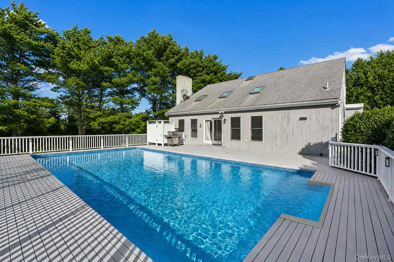 Picture edited pool opened. Picture edited pool opened.