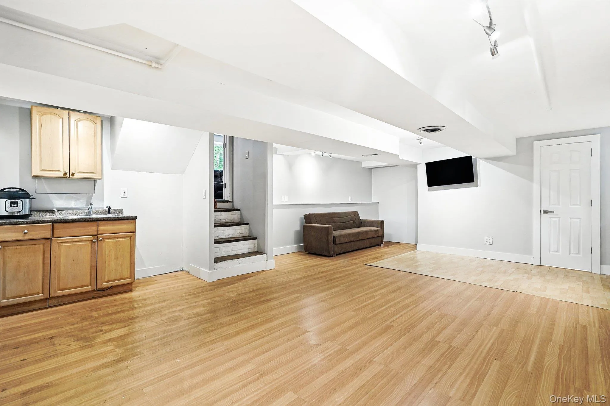 45 Rugby Road, New Rochelle, NY, 4 Bedrooms Bedrooms, 8 Rooms Rooms,2 BathroomsBathrooms,Residential,For Rent,Rugby,0,971762 45 Rugby Road, New Rochelle, NY, 4 Bedrooms Bedrooms, 8 Rooms Rooms,2 BathroomsBathrooms,Residential,For Rent,Rugby,0,971762