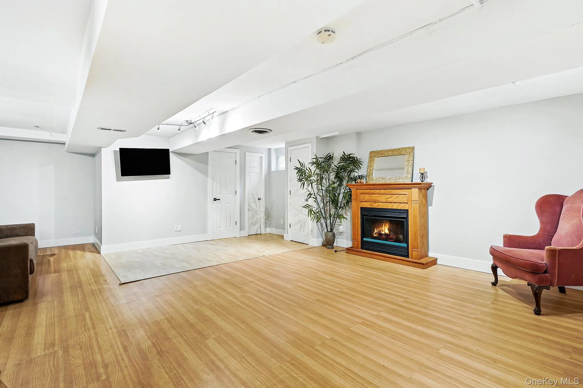 45 Rugby Road, New Rochelle, NY, 4 Bedrooms Bedrooms, 8 Rooms Rooms,2 BathroomsBathrooms,Residential,For Rent,Rugby,0,971762 45 Rugby Road, New Rochelle, NY, 4 Bedrooms Bedrooms, 8 Rooms Rooms,2 BathroomsBathrooms,Residential,For Rent,Rugby,0,971762