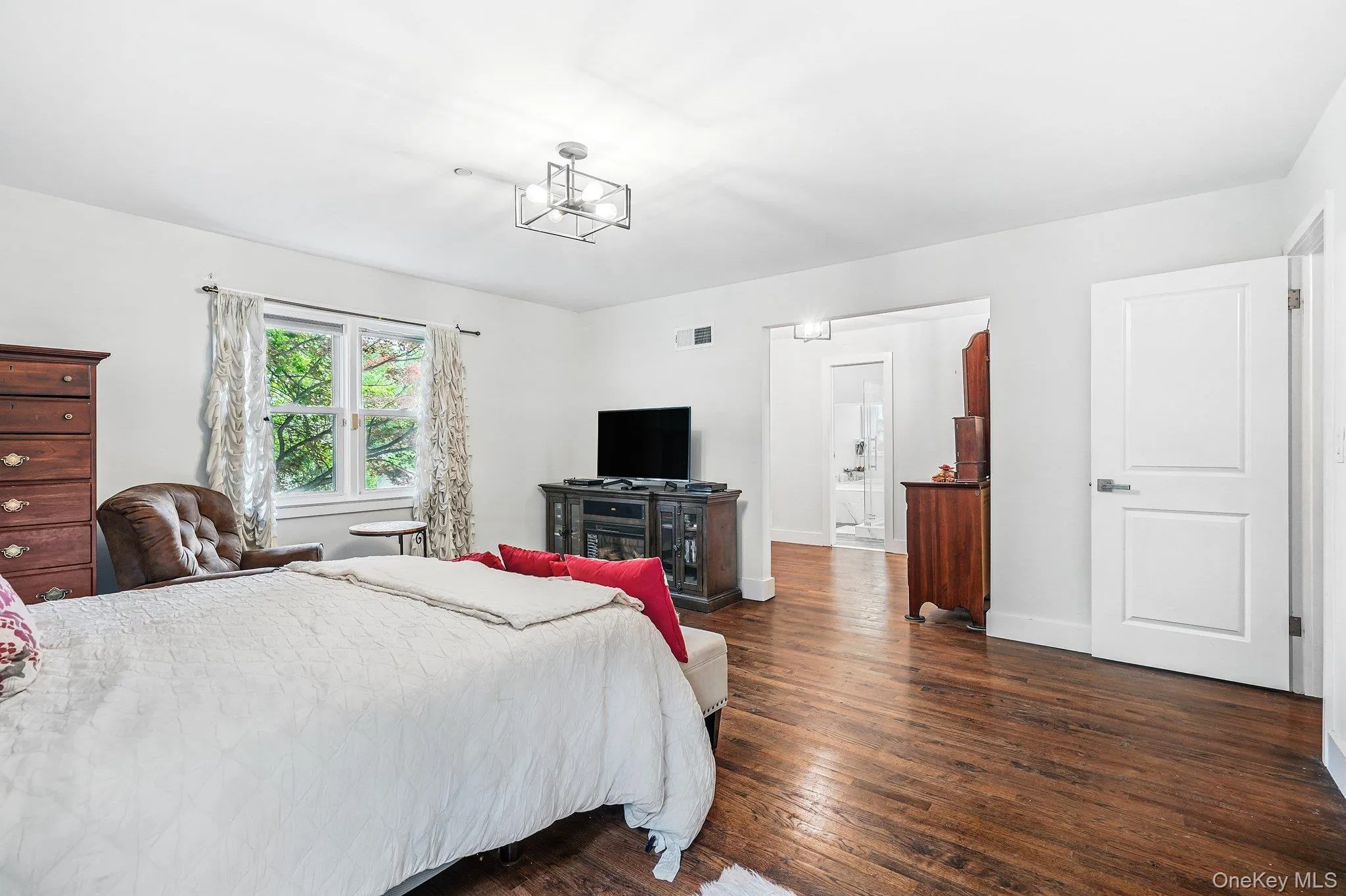 45 Rugby Road, New Rochelle, NY, 4 Bedrooms Bedrooms, 8 Rooms Rooms,2 BathroomsBathrooms,Residential,For Rent,Rugby,0,971762 45 Rugby Road, New Rochelle, NY, 4 Bedrooms Bedrooms, 8 Rooms Rooms,2 BathroomsBathrooms,Residential,For Rent,Rugby,0,971762