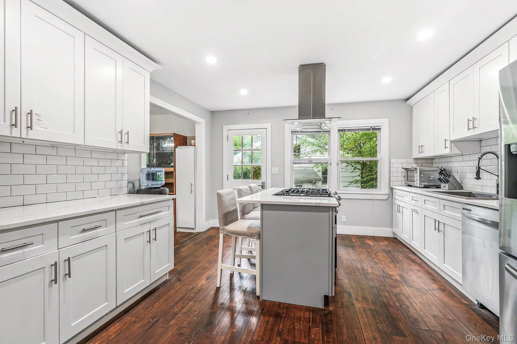 45 Rugby Road, New Rochelle, NY, 4 Bedrooms Bedrooms, 8 Rooms Rooms,2 BathroomsBathrooms,Residential,For Rent,Rugby,0,971762 45 Rugby Road, New Rochelle, NY, 4 Bedrooms Bedrooms, 8 Rooms Rooms,2 BathroomsBathrooms,Residential,For Rent,Rugby,0,971762