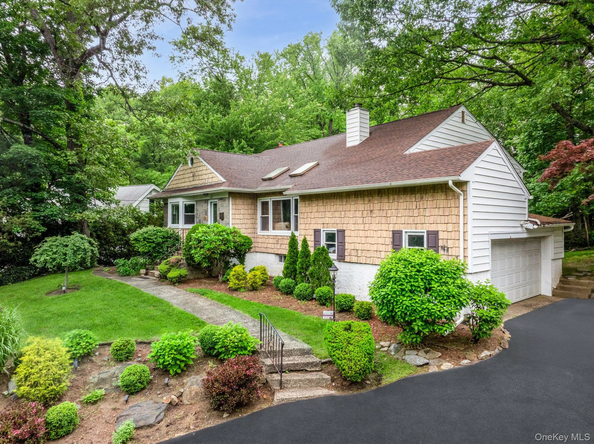 45 Rugby Road, New Rochelle, NY, 4 Bedrooms Bedrooms, 8 Rooms Rooms,2 BathroomsBathrooms,Residential,For Rent,Rugby,0,971762 45 Rugby Road, New Rochelle, NY, 4 Bedrooms Bedrooms, 8 Rooms Rooms,2 BathroomsBathrooms,Residential,For Rent,Rugby,0,971762