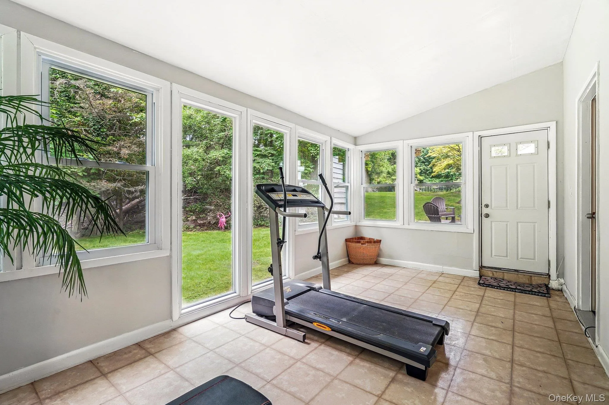 45 Rugby Road, New Rochelle, NY, 4 Bedrooms Bedrooms, 8 Rooms Rooms,2 BathroomsBathrooms,Residential,For Rent,Rugby,0,971762 45 Rugby Road, New Rochelle, NY, 4 Bedrooms Bedrooms, 8 Rooms Rooms,2 BathroomsBathrooms,Residential,For Rent,Rugby,0,971762