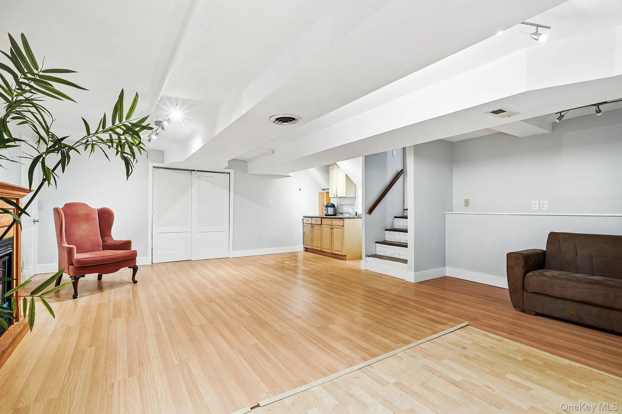 45 Rugby Road, New Rochelle, NY, 4 Bedrooms Bedrooms, 8 Rooms Rooms,2 BathroomsBathrooms,Residential,For Rent,Rugby,0,971762 45 Rugby Road, New Rochelle, NY, 4 Bedrooms Bedrooms, 8 Rooms Rooms,2 BathroomsBathrooms,Residential,For Rent,Rugby,0,971762