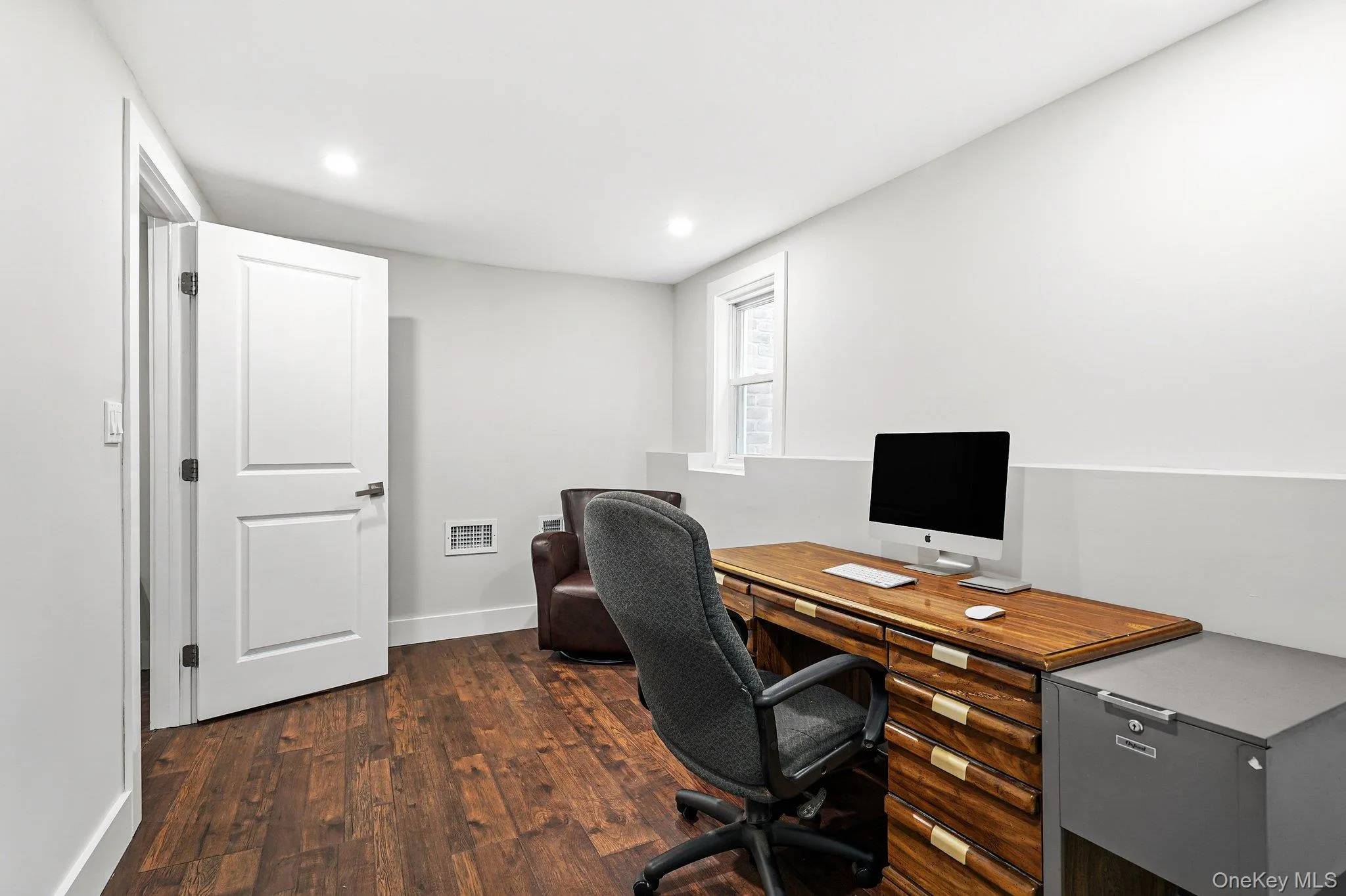 45 Rugby Road, New Rochelle, NY, 4 Bedrooms Bedrooms, 8 Rooms Rooms,2 BathroomsBathrooms,Residential,For Rent,Rugby,0,971762 45 Rugby Road, New Rochelle, NY, 4 Bedrooms Bedrooms, 8 Rooms Rooms,2 BathroomsBathrooms,Residential,For Rent,Rugby,0,971762
