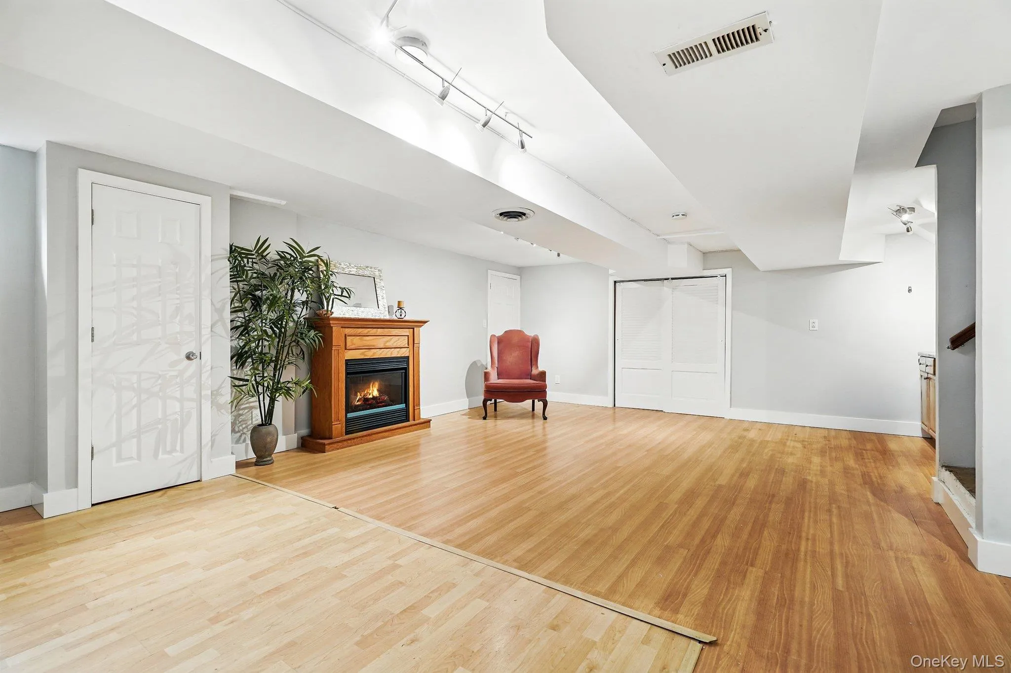45 Rugby Road, New Rochelle, NY, 4 Bedrooms Bedrooms, 8 Rooms Rooms,2 BathroomsBathrooms,Residential,For Rent,Rugby,0,971762 45 Rugby Road, New Rochelle, NY, 4 Bedrooms Bedrooms, 8 Rooms Rooms,2 BathroomsBathrooms,Residential,For Rent,Rugby,0,971762