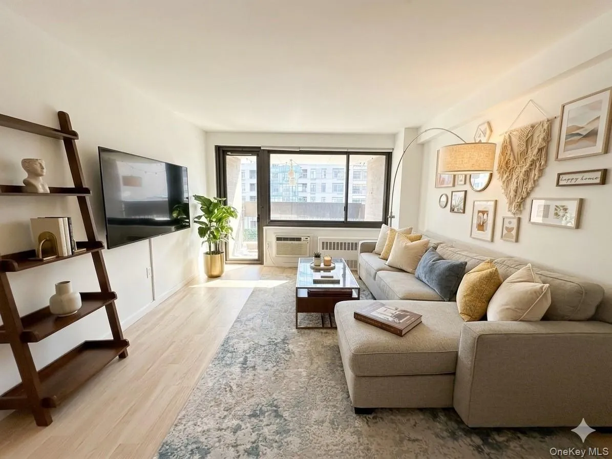 Open living room with lots of light Open living room with lots of light
