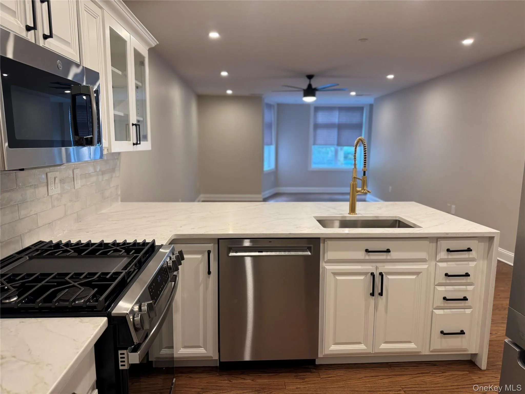 3111 Leeward Drive, Haverstraw, NY, 1 Bedroom Bedrooms, 3 Rooms Rooms,1 BathroomBathrooms,Residential Lease,For Rent,Leeward,0,971796 3111 Leeward Drive, Haverstraw, NY, 1 Bedroom Bedrooms, 3 Rooms Rooms,1 BathroomBathrooms,Residential Lease,For Rent,Leeward,0,971796