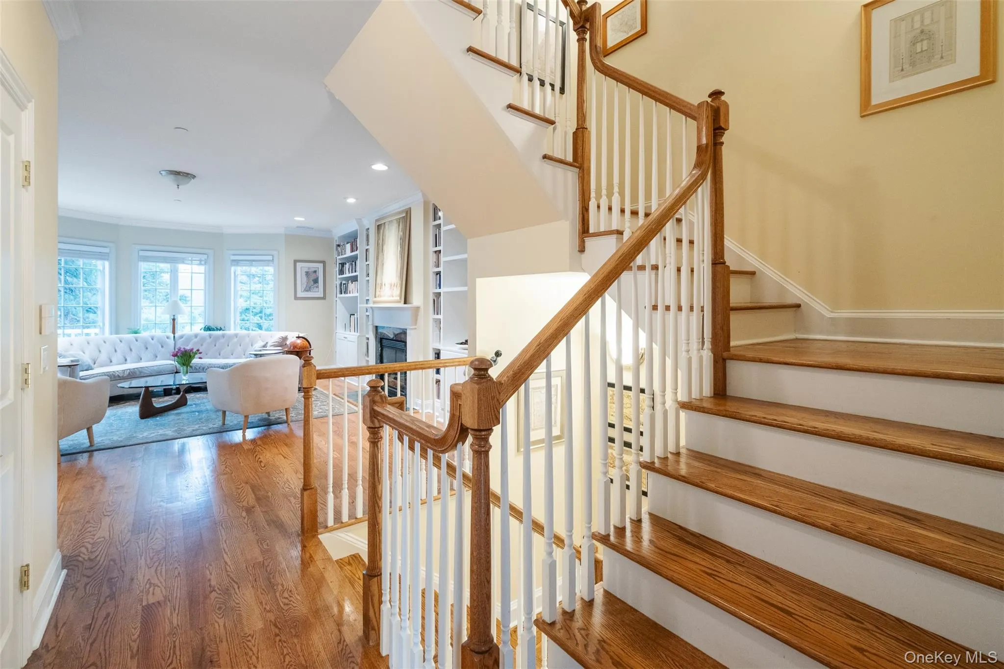 Extra wide and comfortable oak staircase. Extra wide and comfortable oak staircase.