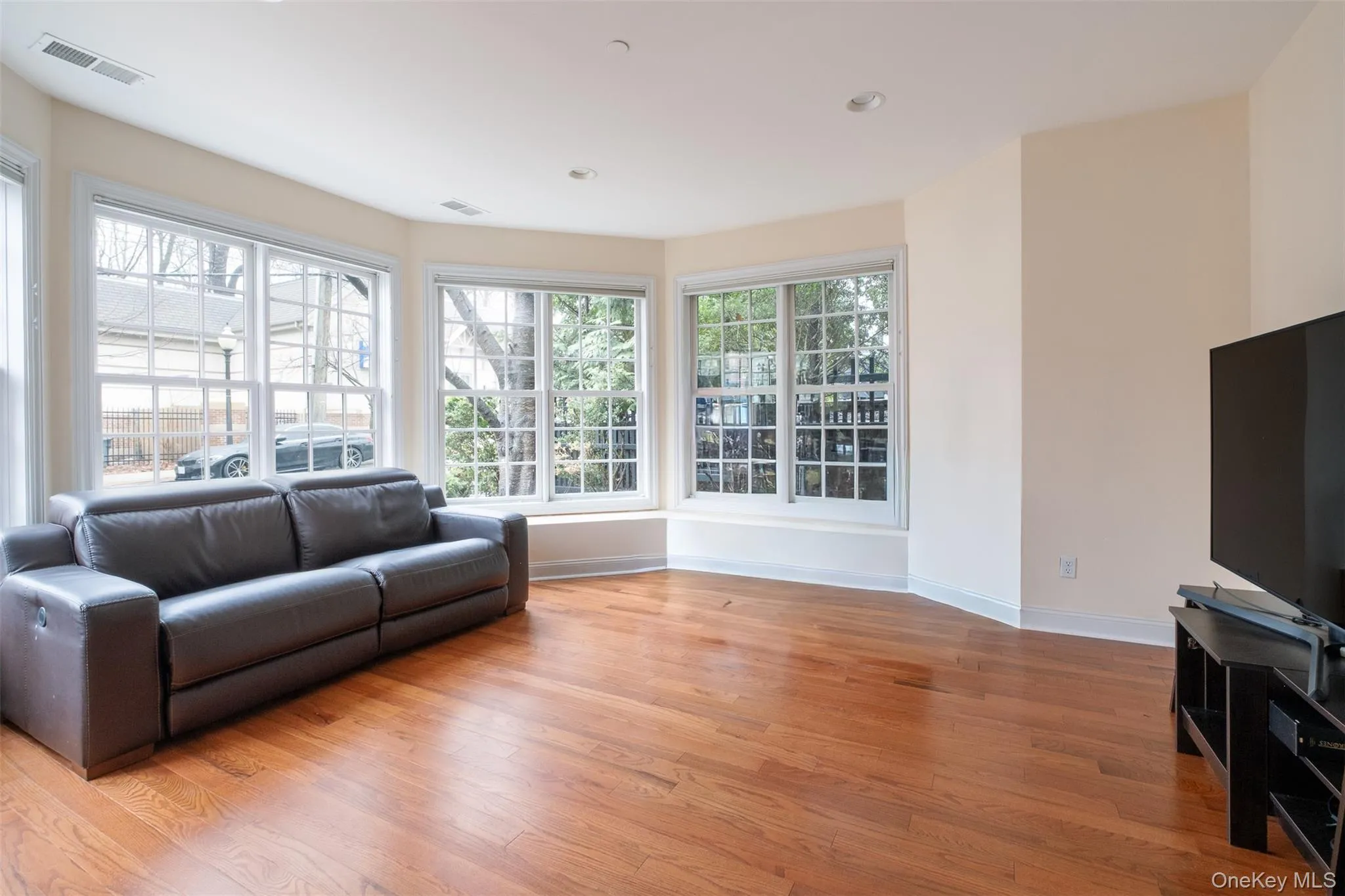 Entry floor bonus room for a gym, office, extra sleeping. A bank of southern windows on this level add natural light. Entry floor bonus room for a gym, office, extra sleeping. A bank of southern windows on this level add natural light.
