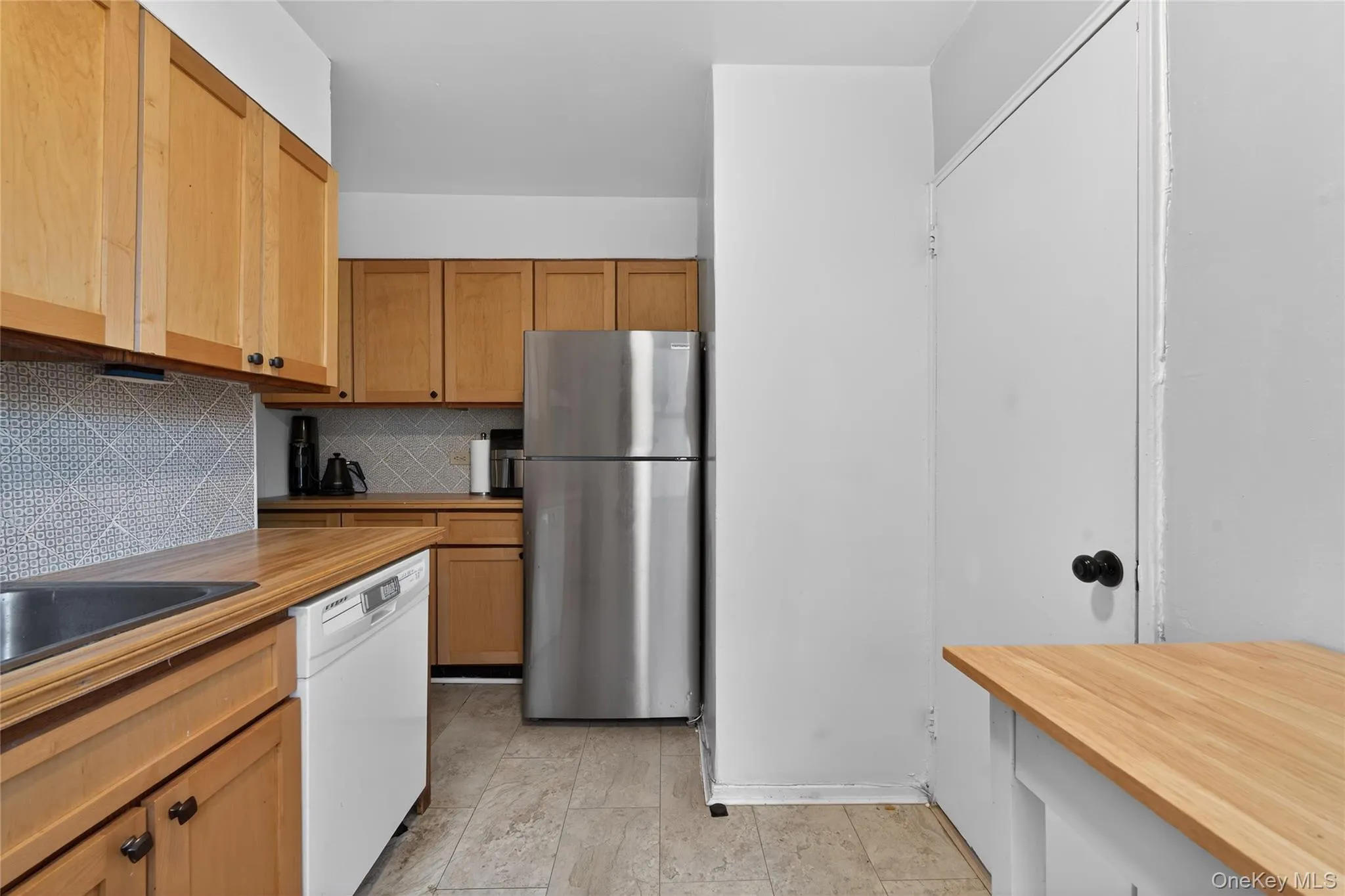 8385 116th Street, New York, NY, 2 Bedrooms Bedrooms, 5 Rooms Rooms,1 BathroomBathrooms,Residential Sale,For Rent,116th,0,971804 8385 116th Street, New York, NY, 2 Bedrooms Bedrooms, 5 Rooms Rooms,1 BathroomBathrooms,Residential Sale,For Rent,116th,0,971804
