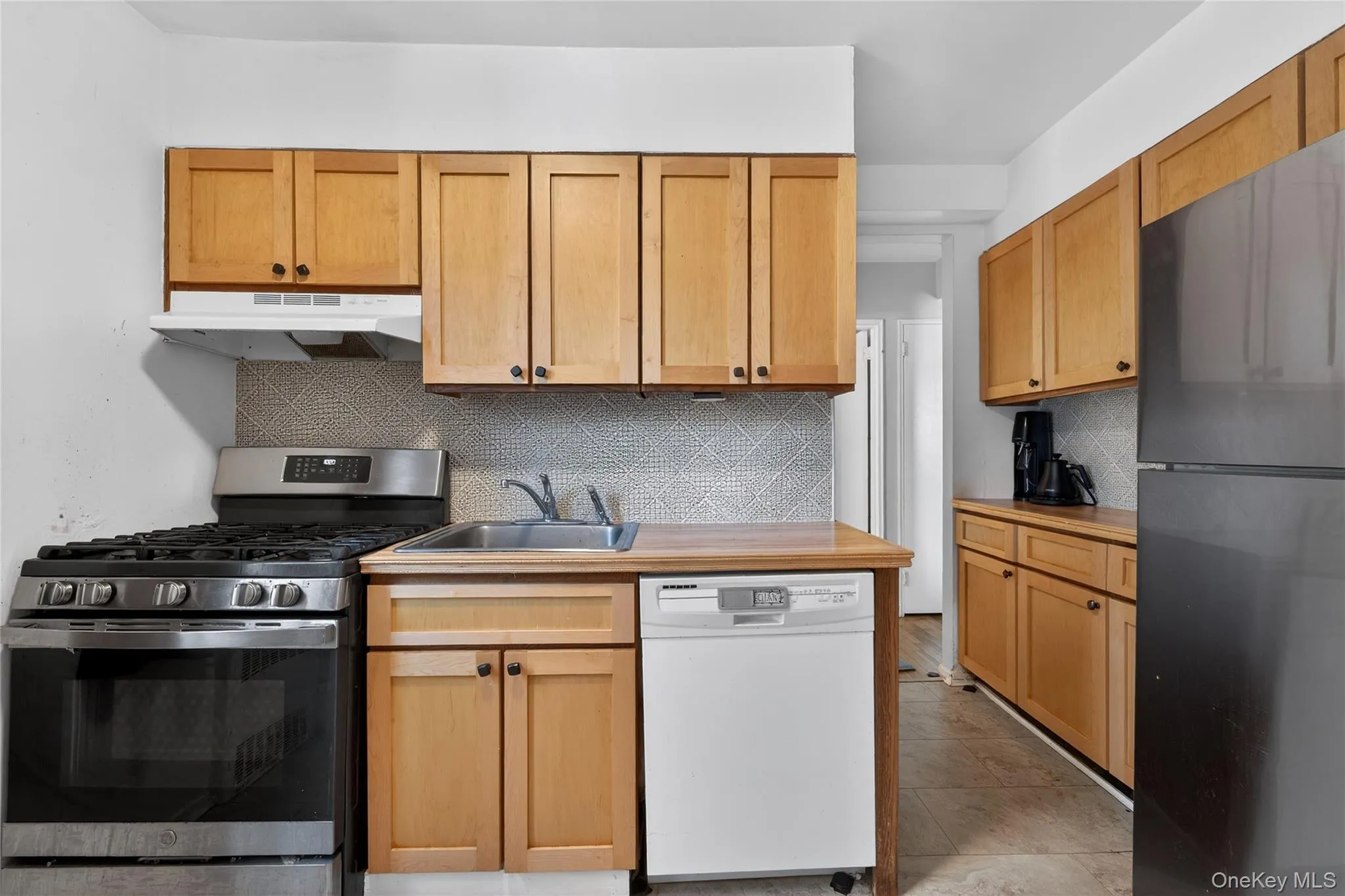 8385 116th Street, New York, NY, 2 Bedrooms Bedrooms, 5 Rooms Rooms,1 BathroomBathrooms,Residential Sale,For Rent,116th,0,971804 8385 116th Street, New York, NY, 2 Bedrooms Bedrooms, 5 Rooms Rooms,1 BathroomBathrooms,Residential Sale,For Rent,116th,0,971804
