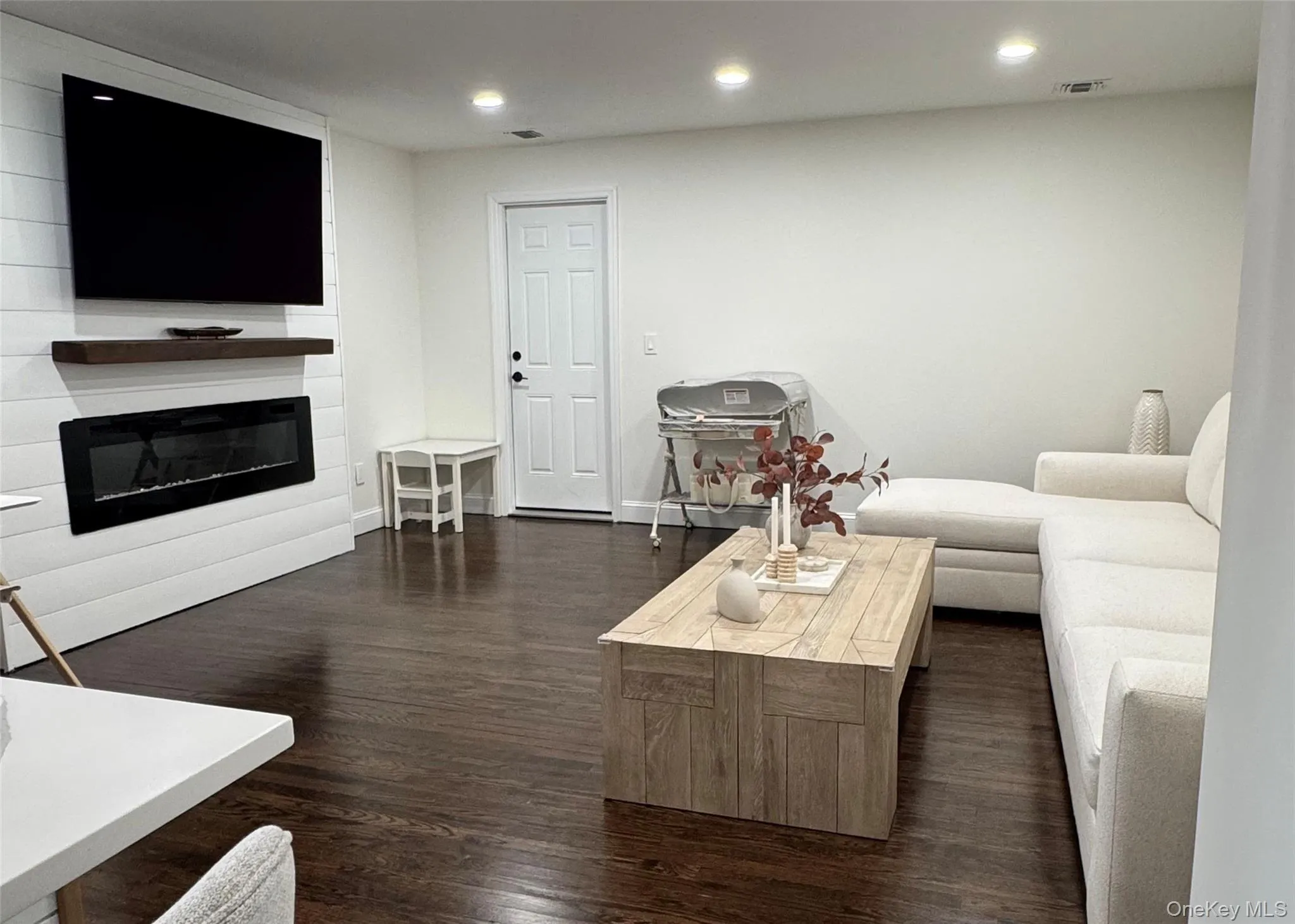 43 Shore Road, Islip, NY, 4 Bedrooms Bedrooms, 8 Rooms Rooms,3 BathroomsBathrooms,Residential,For Rent,Shore,0,971815 43 Shore Road, Islip, NY, 4 Bedrooms Bedrooms, 8 Rooms Rooms,3 BathroomsBathrooms,Residential,For Rent,Shore,0,971815