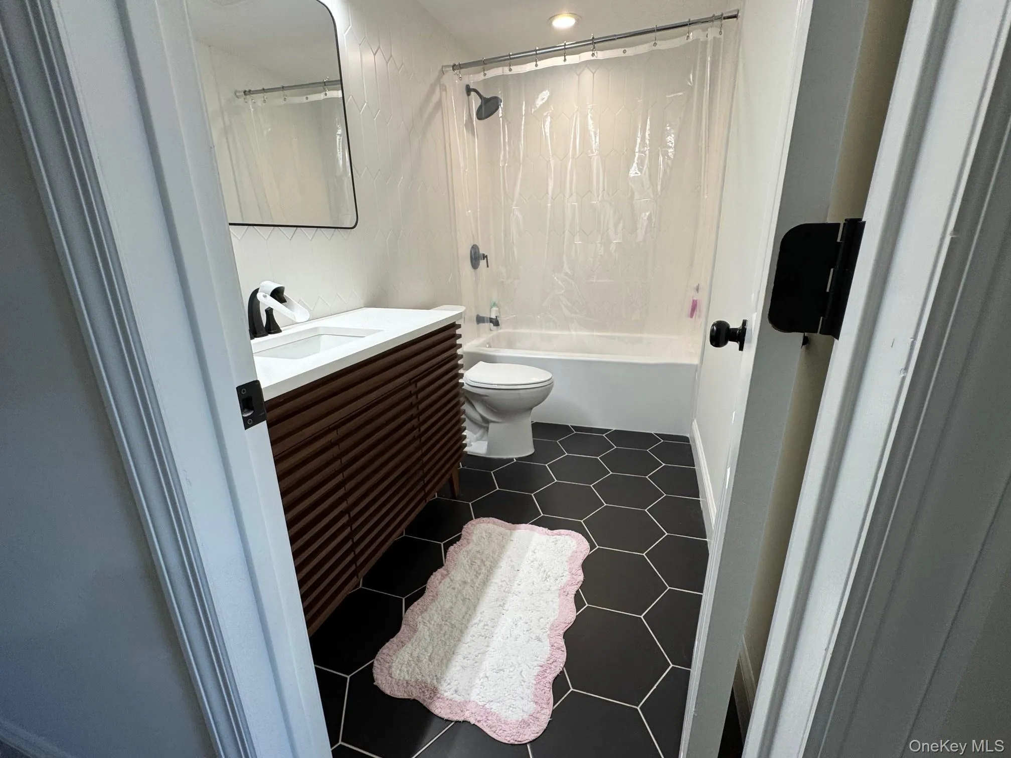 43 Shore Road, Islip, NY, 4 Bedrooms Bedrooms, 8 Rooms Rooms,3 BathroomsBathrooms,Residential,For Rent,Shore,0,971815 43 Shore Road, Islip, NY, 4 Bedrooms Bedrooms, 8 Rooms Rooms,3 BathroomsBathrooms,Residential,For Rent,Shore,0,971815