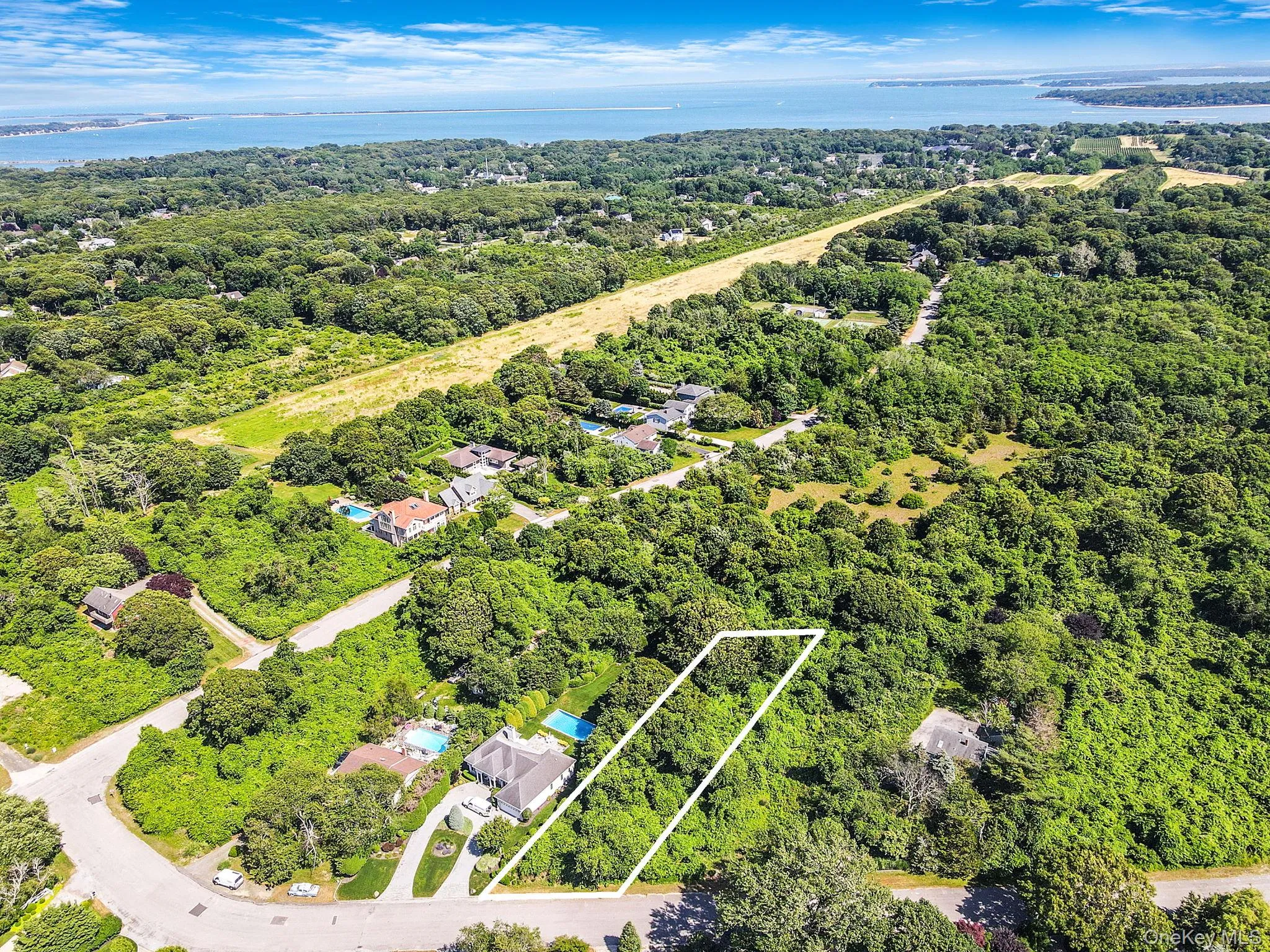 345 The Strand, Southold, NY, 6 Bedrooms Bedrooms, 17 Rooms Rooms,5 BathroomsBathrooms,Residential,For Rent,The Strand,0,971817 345 The Strand, Southold, NY, 6 Bedrooms Bedrooms, 17 Rooms Rooms,5 BathroomsBathrooms,Residential,For Rent,The Strand,0,971817