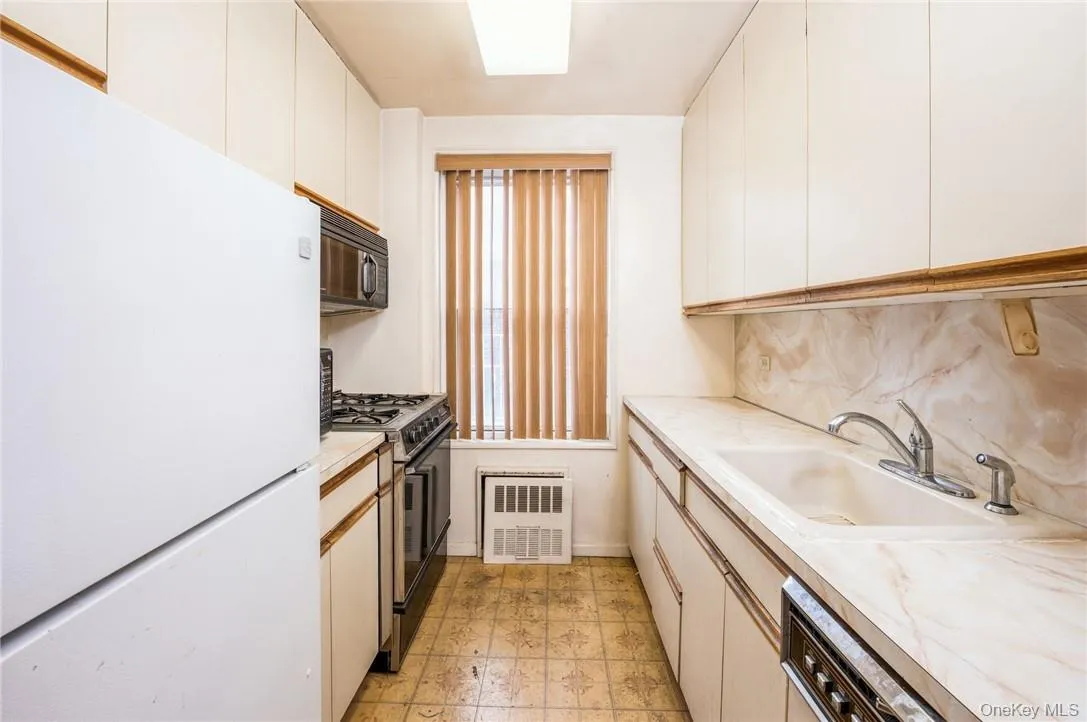 6300 Riverdale Avenue, New York, NY, 1 Bedroom Bedrooms, 4 Rooms Rooms,1 BathroomBathrooms,Residential,For Rent,Riverdale,0,971858 6300 Riverdale Avenue, New York, NY, 1 Bedroom Bedrooms, 4 Rooms Rooms,1 BathroomBathrooms,Residential,For Rent,Riverdale,0,971858