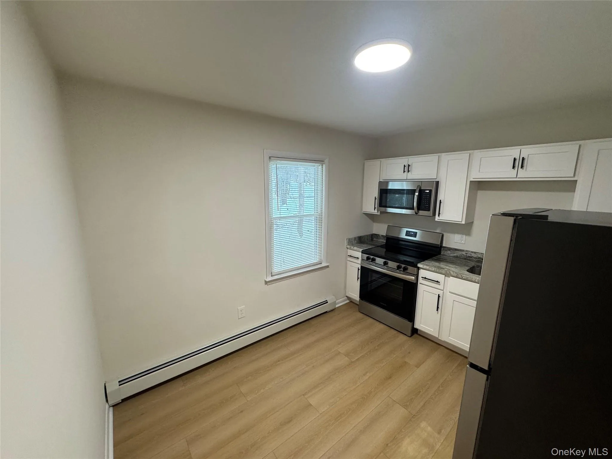 98 Market Street, Hyde Park, NY, 2 Bedrooms Bedrooms, 4 Rooms Rooms,1 BathroomBathrooms,Residential Lease,For Rent,Market,0,971859 98 Market Street, Hyde Park, NY, 2 Bedrooms Bedrooms, 4 Rooms Rooms,1 BathroomBathrooms,Residential Lease,For Rent,Market,0,971859