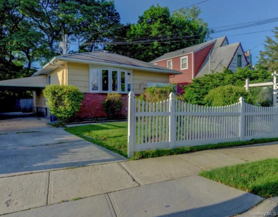 168 Robinwood Avenue, Hempstead, NY, 3 Bedrooms Bedrooms, 5 Rooms Rooms,1 BathroomBathrooms,Residential Lease,For Rent,Robinwood,0,971865 168 Robinwood Avenue, Hempstead, NY, 3 Bedrooms Bedrooms, 5 Rooms Rooms,1 BathroomBathrooms,Residential Lease,For Rent,Robinwood,0,971865