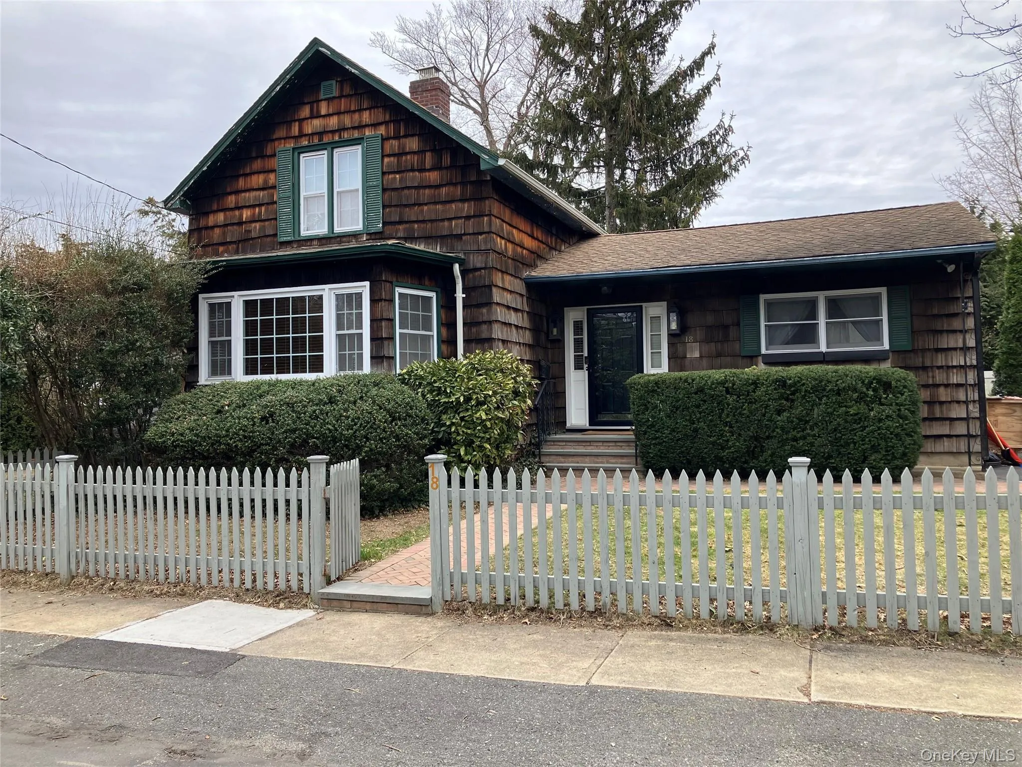 18 Park Avenue, Oyster Bay, NY, 3 Bedrooms Bedrooms, 5 Rooms Rooms,2 BathroomsBathrooms,Residential Lease,For Rent,Park,0,971867 18 Park Avenue, Oyster Bay, NY, 3 Bedrooms Bedrooms, 5 Rooms Rooms,2 BathroomsBathrooms,Residential Lease,For Rent,Park,0,971867