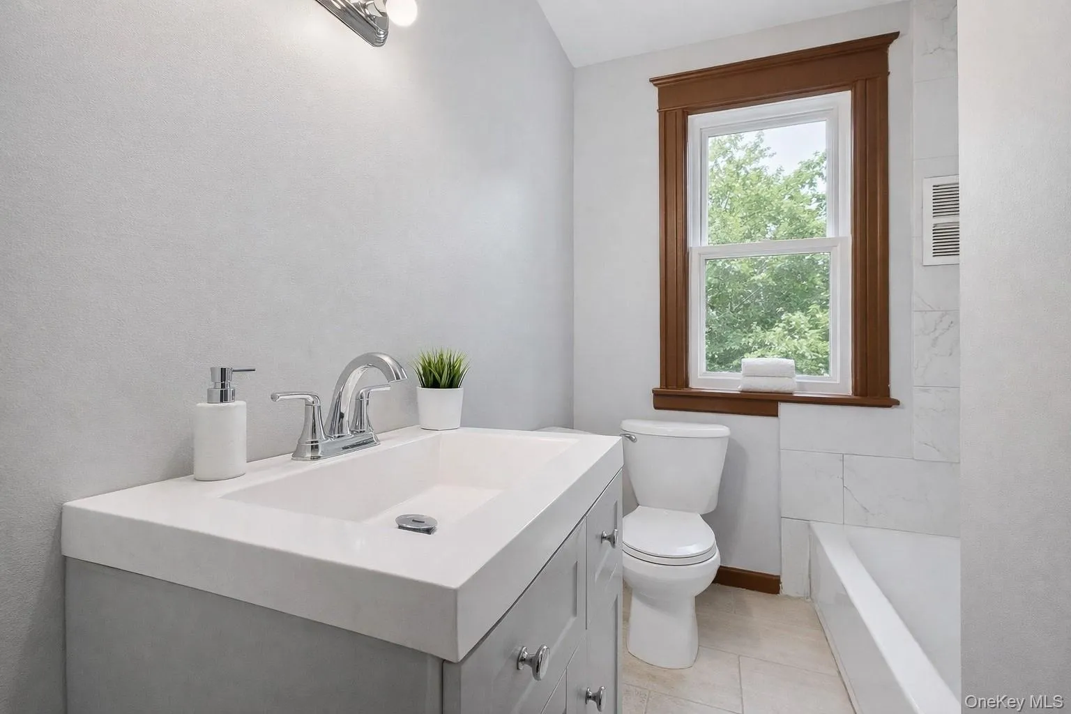 148 Winnikee Avenue, Poughkeepsie, NY, 3 Bedrooms Bedrooms, 7 Rooms Rooms,1 BathroomBathrooms,Residential Lease,For Rent,Winnikee,0,971869 148 Winnikee Avenue, Poughkeepsie, NY, 3 Bedrooms Bedrooms, 7 Rooms Rooms,1 BathroomBathrooms,Residential Lease,For Rent,Winnikee,0,971869