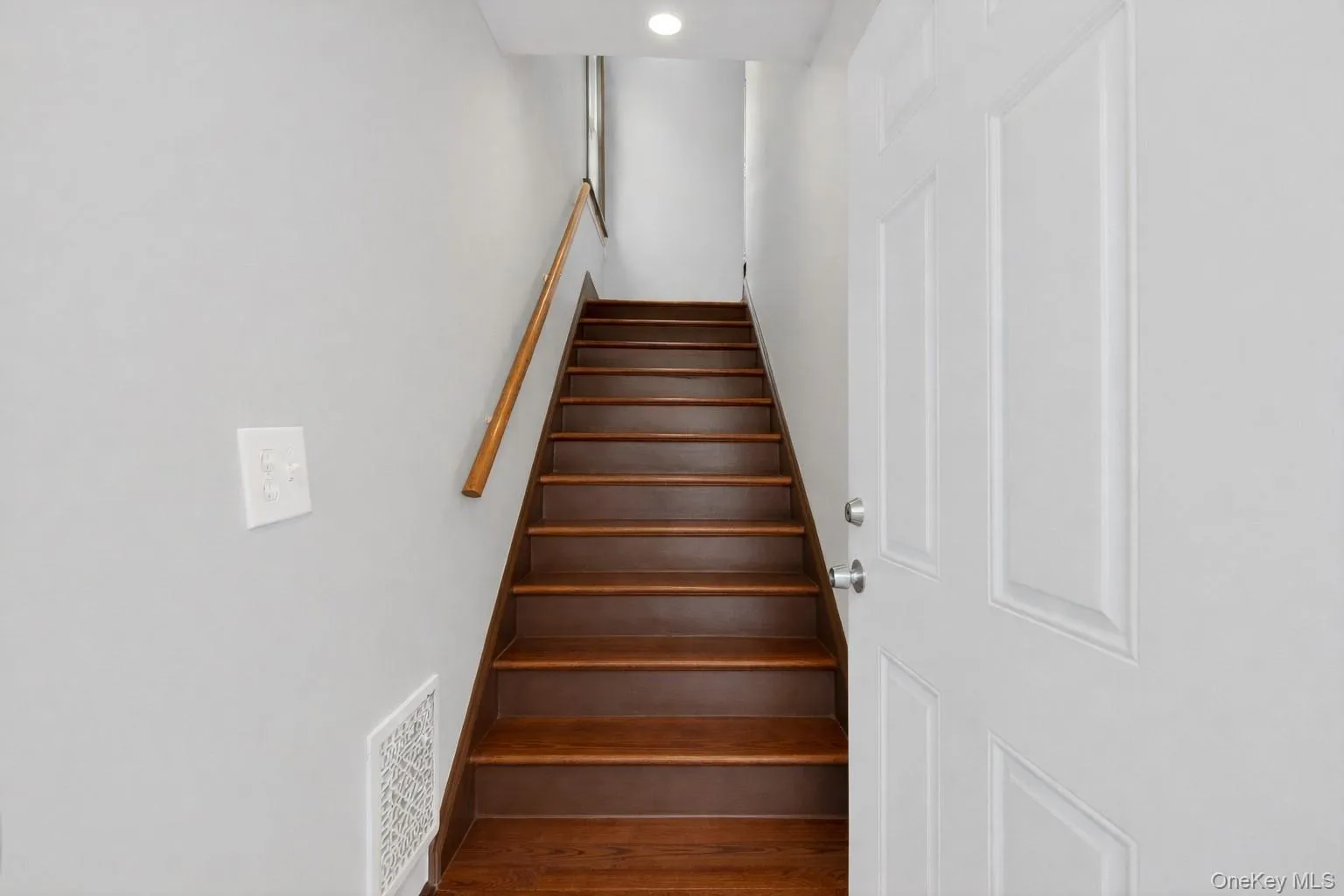 148 Winnikee Avenue, Poughkeepsie, NY, 3 Bedrooms Bedrooms, 7 Rooms Rooms,1 BathroomBathrooms,Residential Lease,For Rent,Winnikee,0,971869 148 Winnikee Avenue, Poughkeepsie, NY, 3 Bedrooms Bedrooms, 7 Rooms Rooms,1 BathroomBathrooms,Residential Lease,For Rent,Winnikee,0,971869