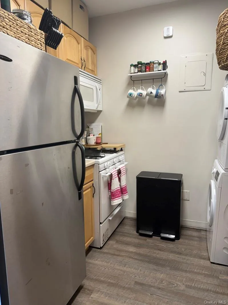 26910 Grand Central Parkway, New York, NY, 2 Rooms Rooms,1 BathroomBathrooms,Residential,For Rent,Grand Central,0,971882 26910 Grand Central Parkway, New York, NY, 2 Rooms Rooms,1 BathroomBathrooms,Residential,For Rent,Grand Central,0,971882