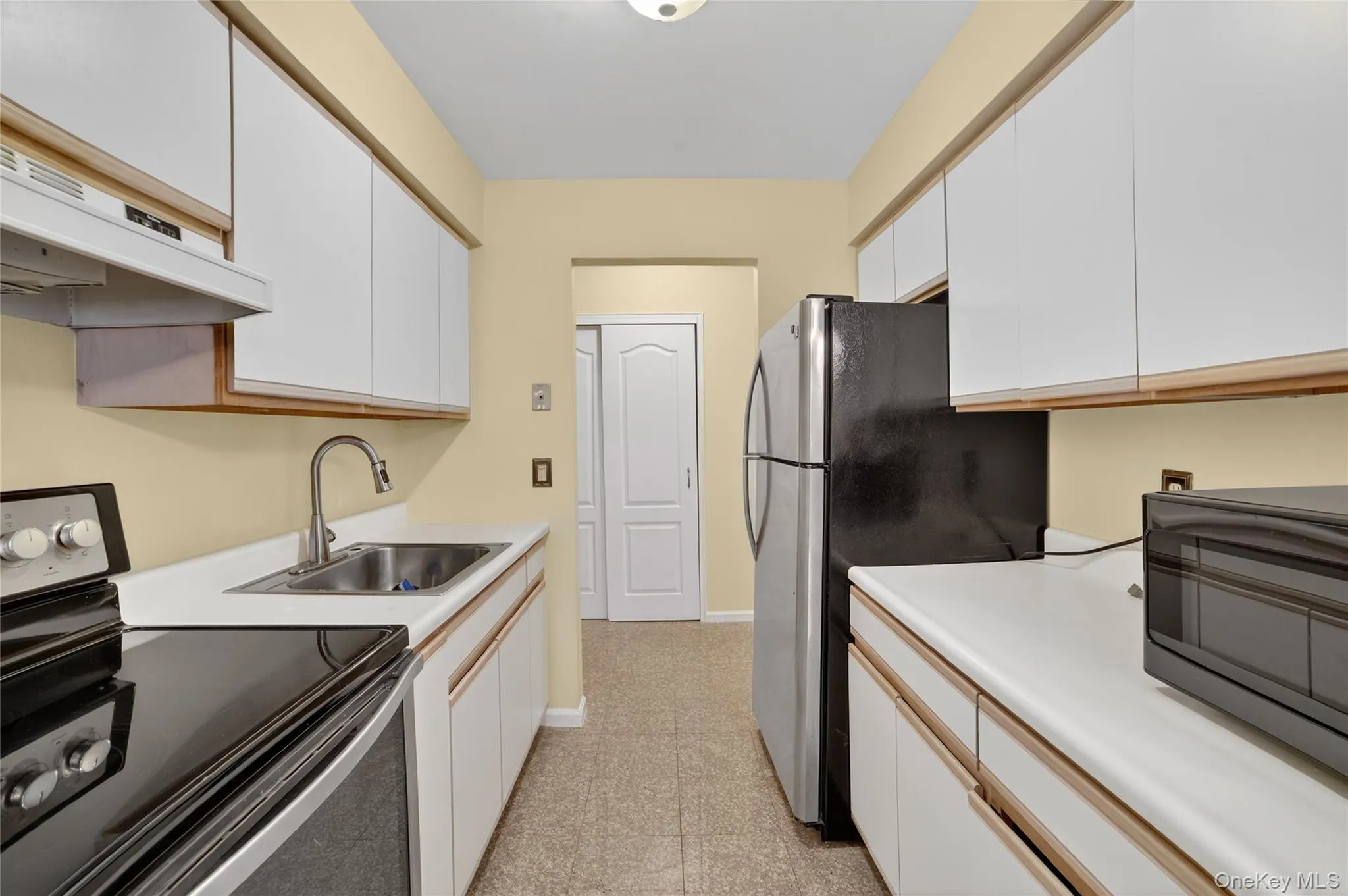Kitchen space with storage Kitchen space with storage