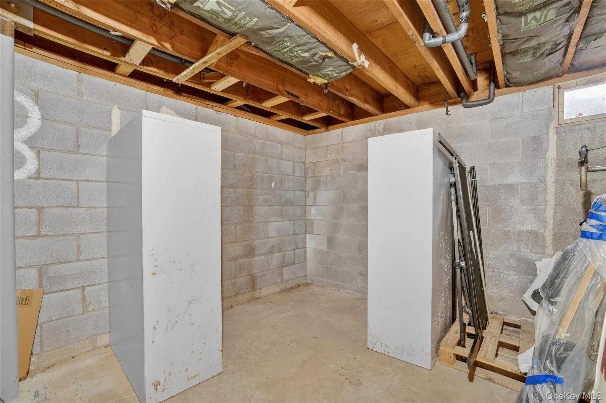 Extra storage available Extra storage available