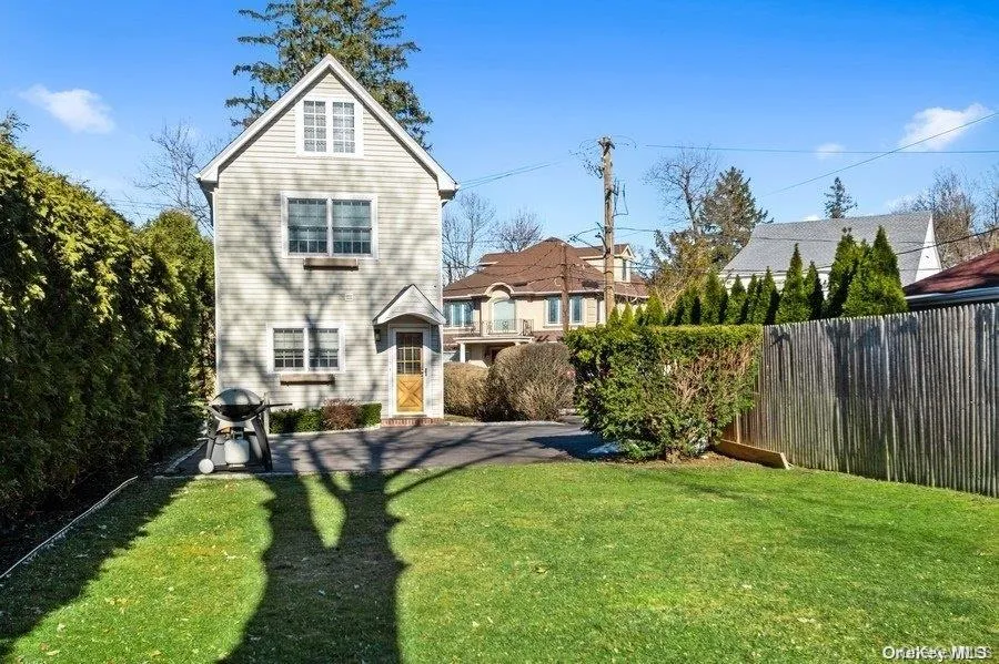 6 Morris Lane, North Hempstead, NY, 3 Bedrooms Bedrooms, 8 Rooms Rooms,1 BathroomBathrooms,Residential Sale,For Rent,Morris,0,971944 6 Morris Lane, North Hempstead, NY, 3 Bedrooms Bedrooms, 8 Rooms Rooms,1 BathroomBathrooms,Residential Sale,For Rent,Morris,0,971944