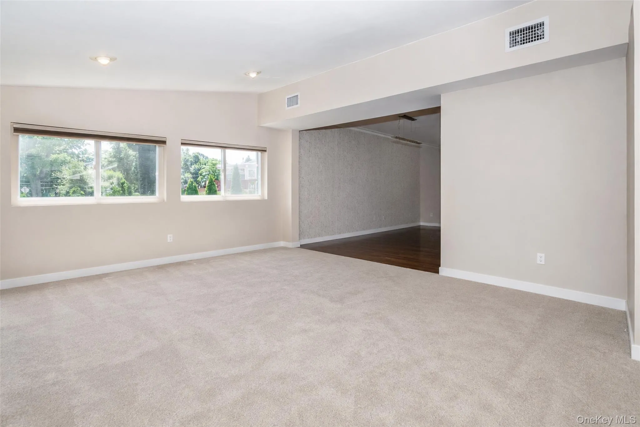 family room vacant family room vacant