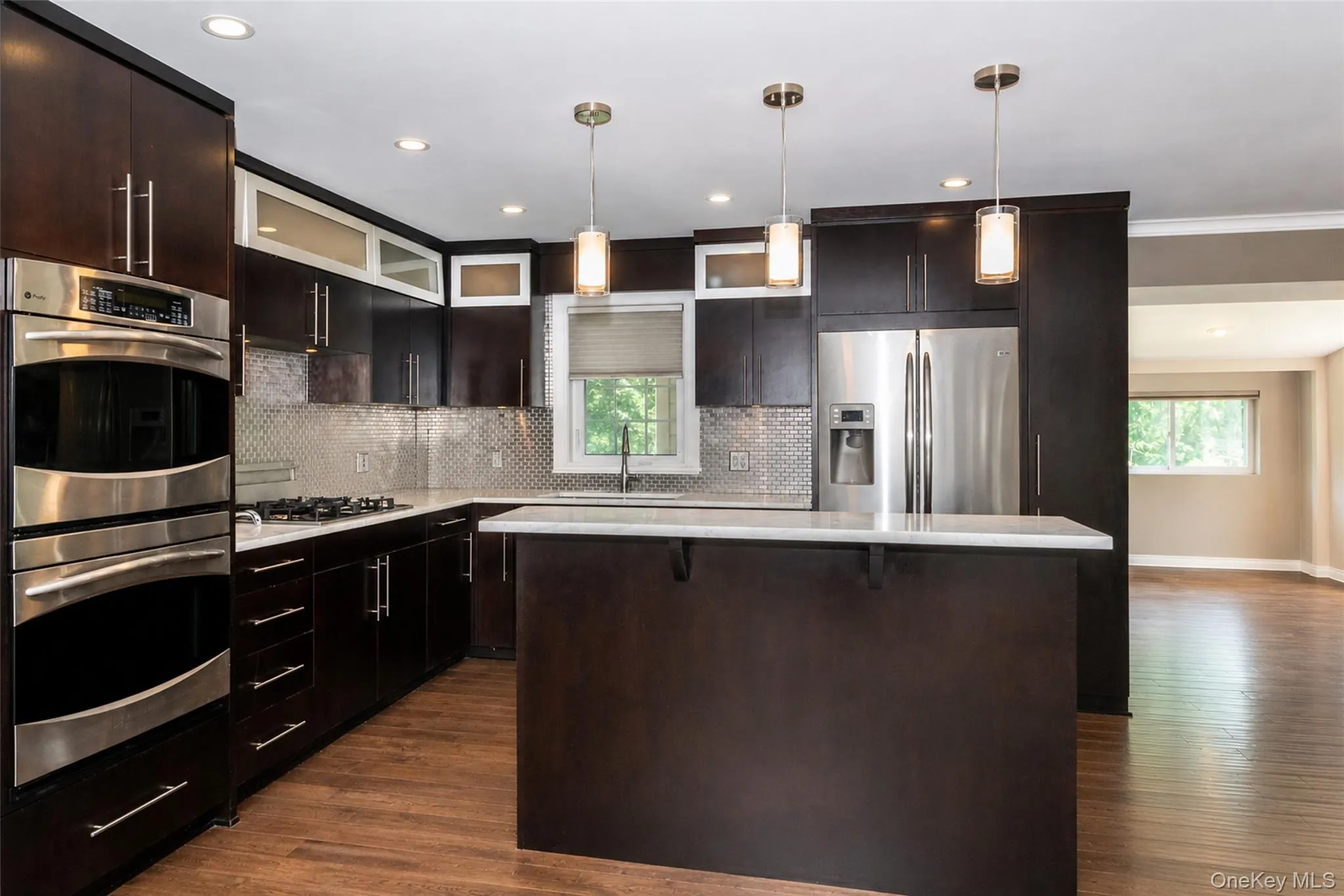 Marble counter top, stainless steel backsplash Marble counter top, stainless steel backsplash