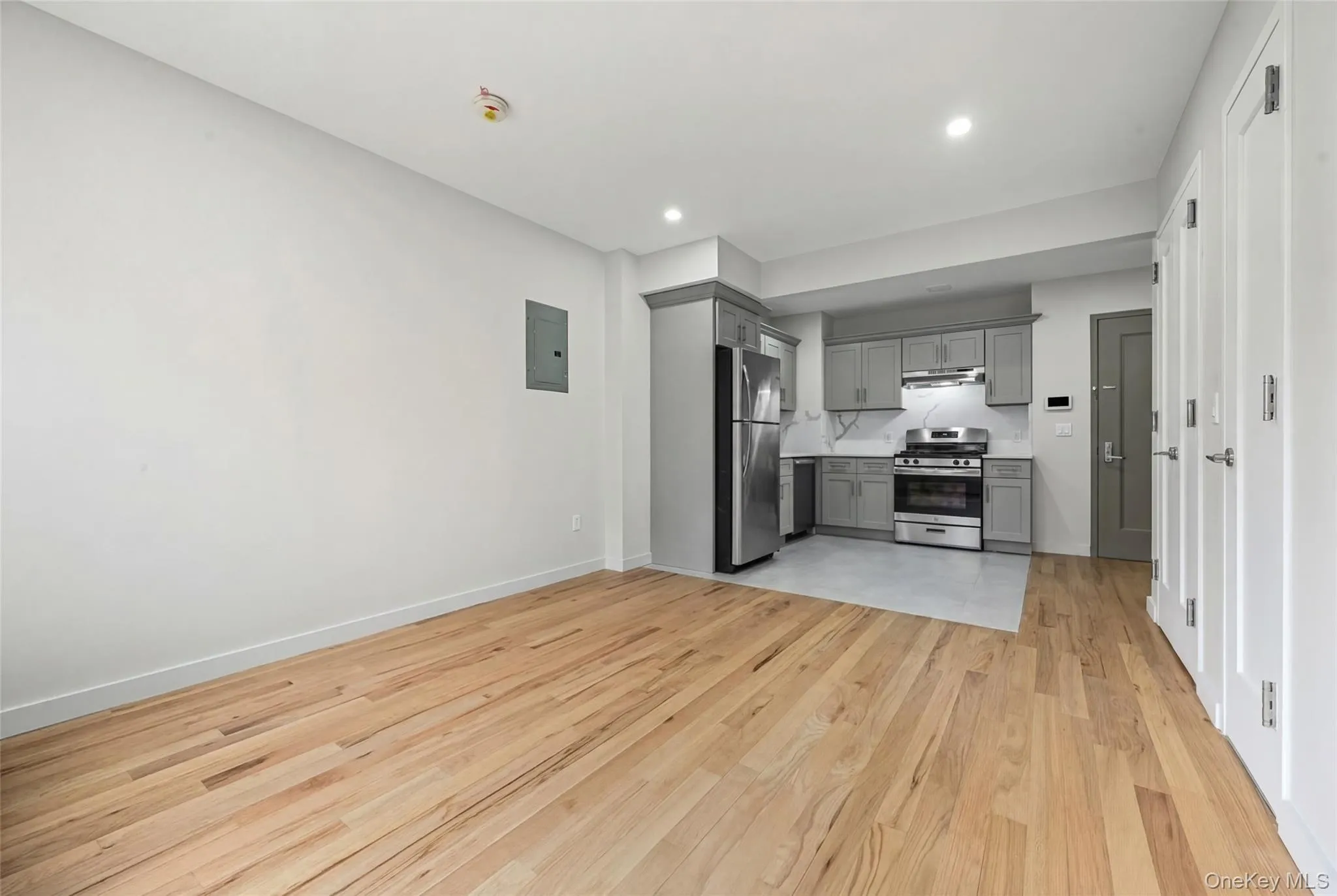444 Graham Avenue, New York, NY, 1 Room Rooms,1 BathroomBathrooms,Residential Lease,For Rent,Graham,0,971977 444 Graham Avenue, New York, NY, 1 Room Rooms,1 BathroomBathrooms,Residential Lease,For Rent,Graham,0,971977