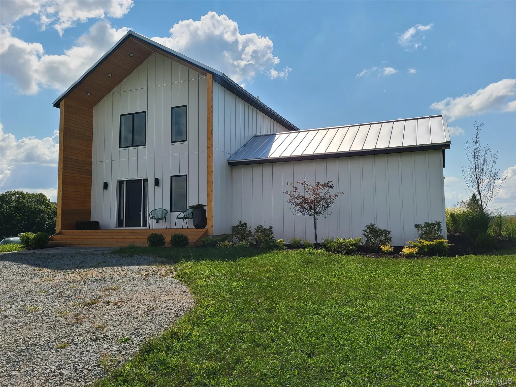 Front of Modern Farmhouse Lot 5 Front of Modern Farmhouse Lot 5