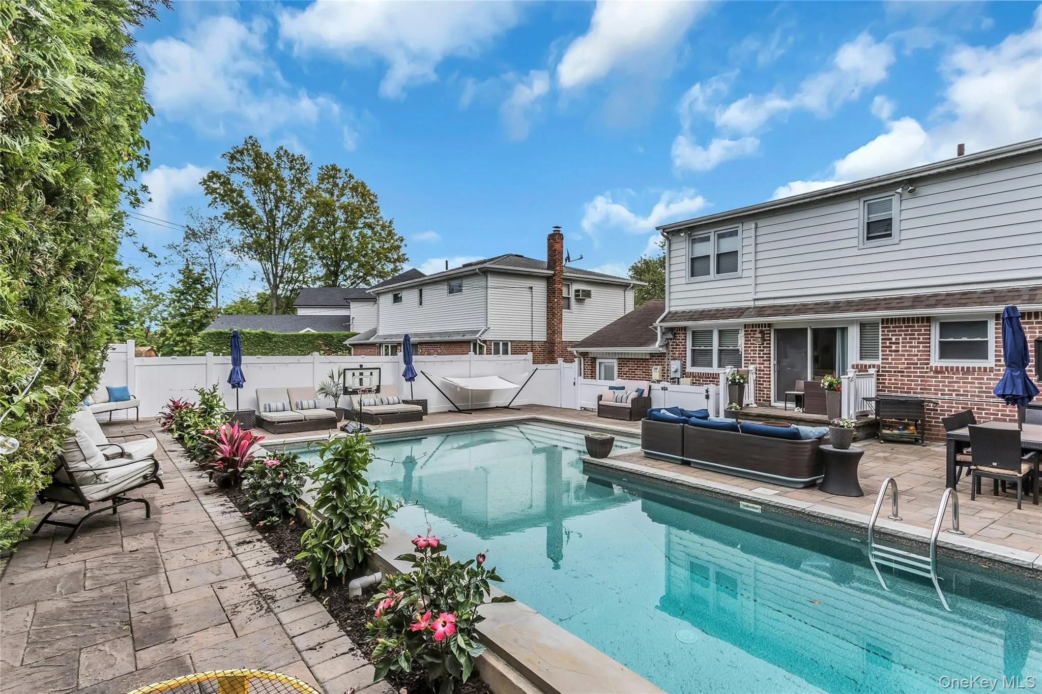 26 Herbert Drive, North Hempstead, NY, 3 Bedrooms Bedrooms, 8 Rooms Rooms,2 BathroomsBathrooms,Residential,For Rent,Herbert,0,972004 26 Herbert Drive, North Hempstead, NY, 3 Bedrooms Bedrooms, 8 Rooms Rooms,2 BathroomsBathrooms,Residential,For Rent,Herbert,0,972004
