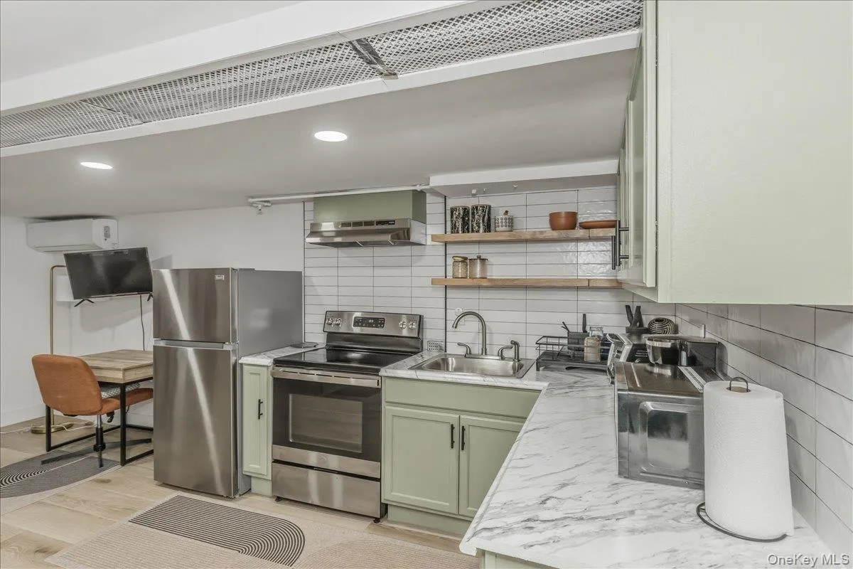 8904 Avenue J, New York, NY, 2 Rooms Rooms,1 BathroomBathrooms,Residential Lease,For Rent,Avenue J,0,972036 8904 Avenue J, New York, NY, 2 Rooms Rooms,1 BathroomBathrooms,Residential Lease,For Rent,Avenue J,0,972036
