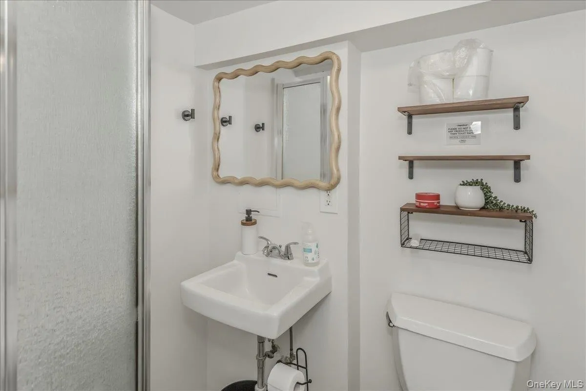 8904 Avenue J, New York, NY, 2 Rooms Rooms,1 BathroomBathrooms,Residential Lease,For Rent,Avenue J,0,972036 8904 Avenue J, New York, NY, 2 Rooms Rooms,1 BathroomBathrooms,Residential Lease,For Rent,Avenue J,0,972036