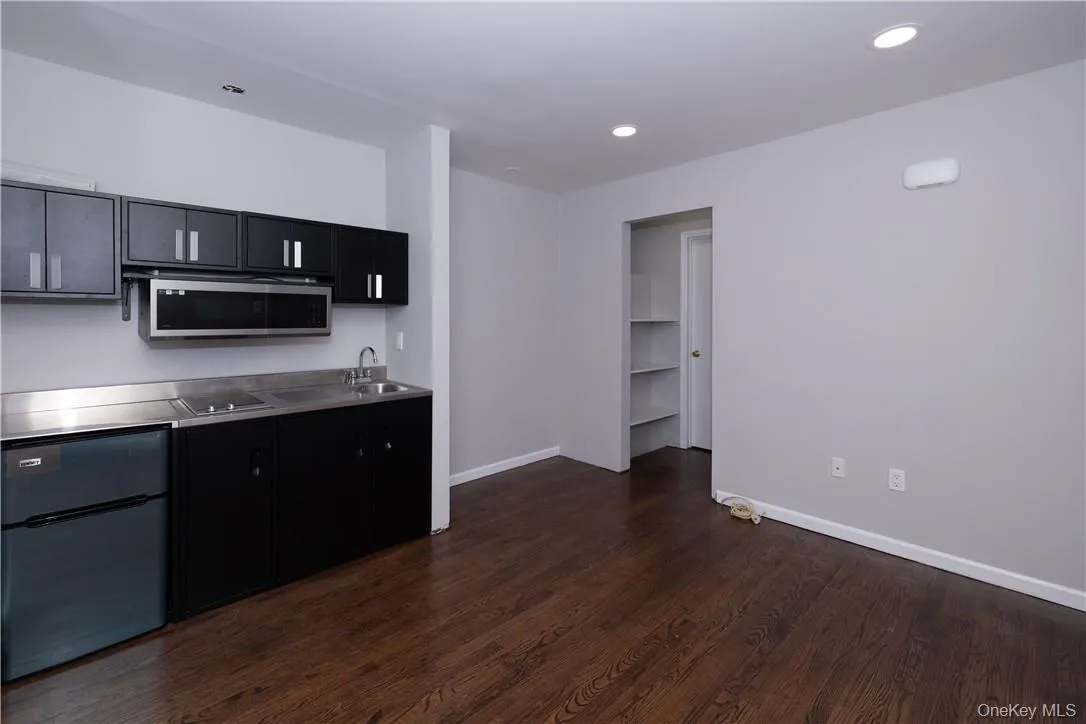142 Sunnyside Lane, Greenburgh, NY, 2 Rooms Rooms,1 BathroomBathrooms,Residential Lease,For Rent,Sunnyside,0,972046 142 Sunnyside Lane, Greenburgh, NY, 2 Rooms Rooms,1 BathroomBathrooms,Residential Lease,For Rent,Sunnyside,0,972046