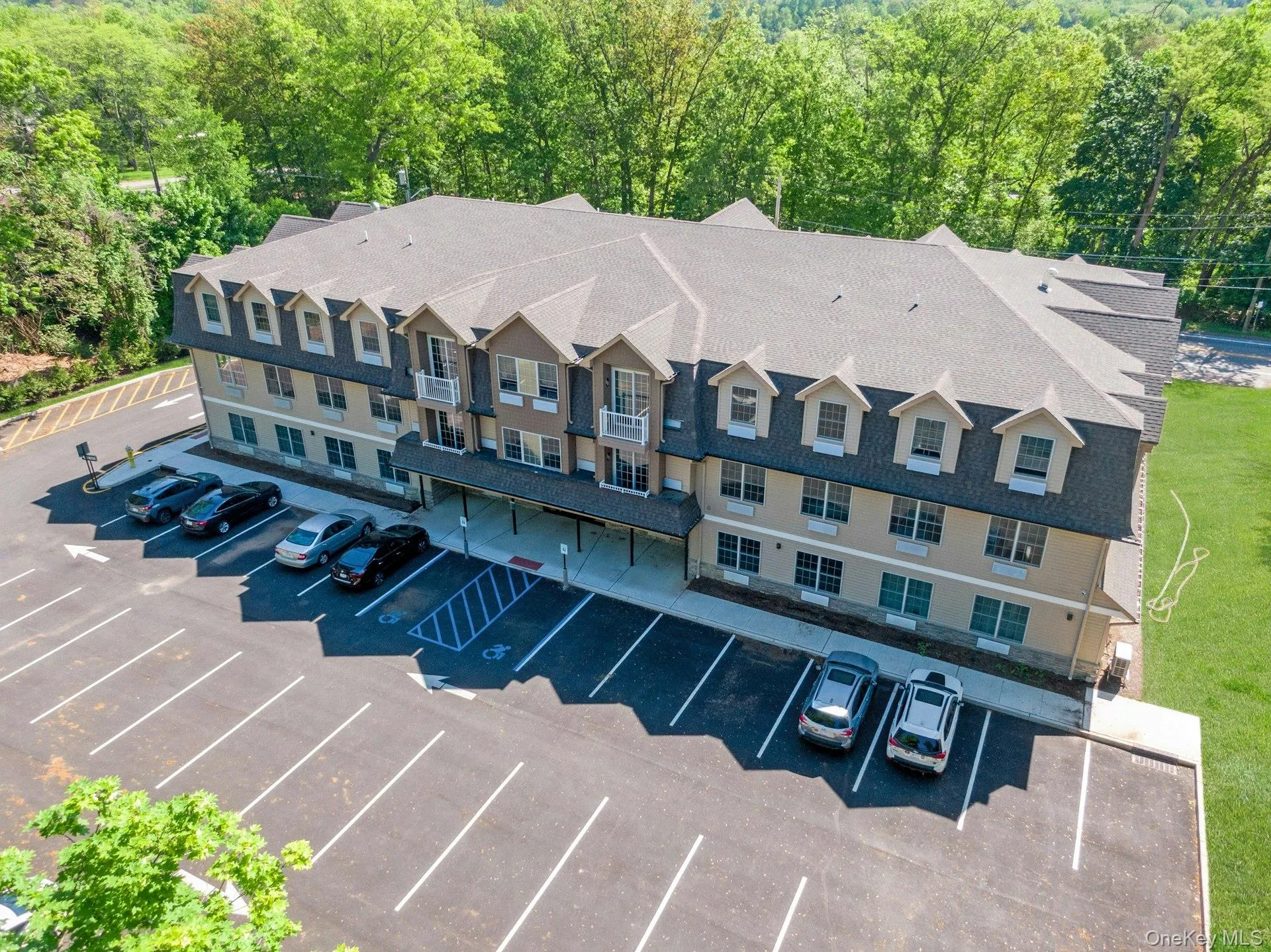 Kennelly Square with its convenient parking. Kennelly Square with its convenient parking.