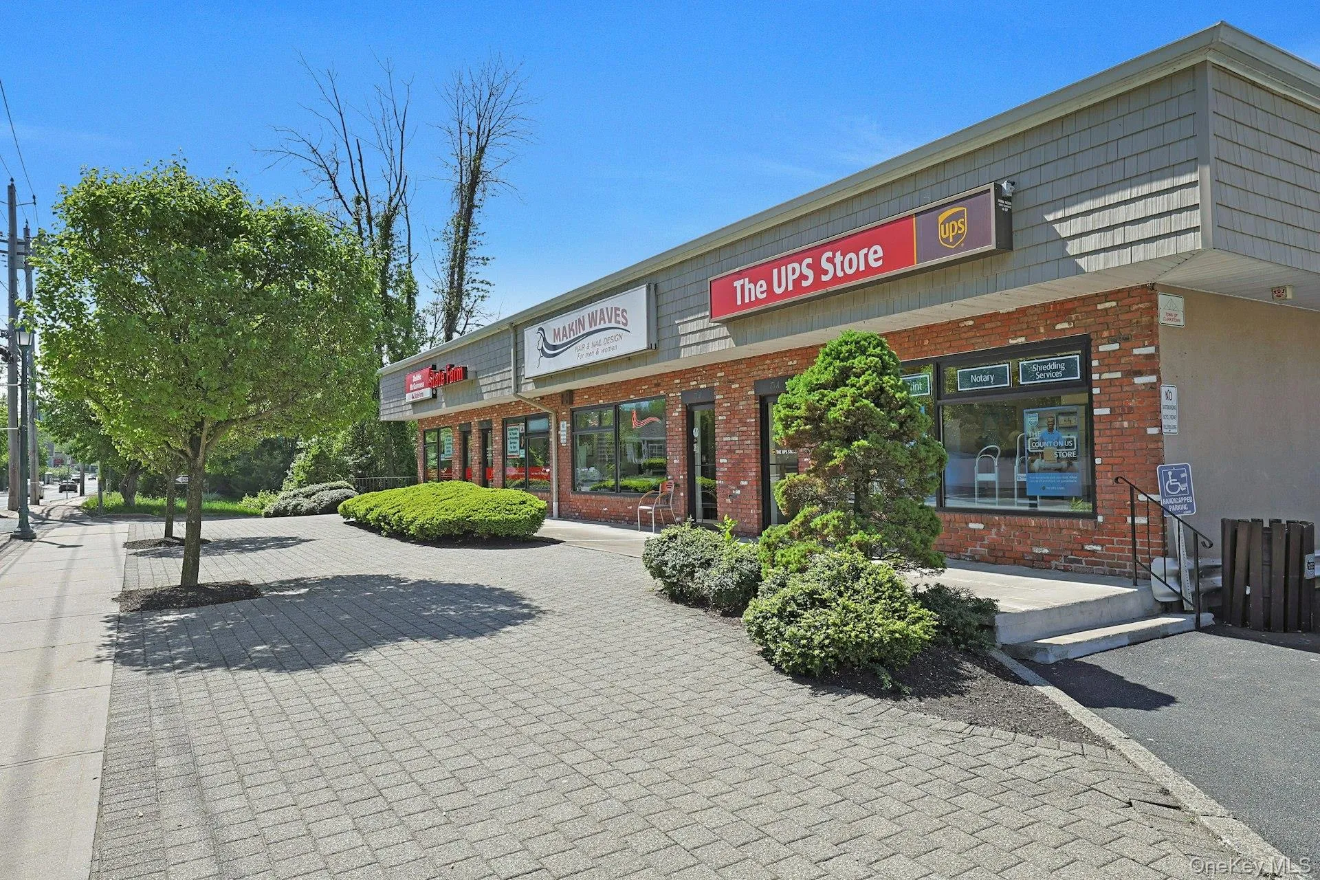 This small hamlet of Congers is loaded with conveniences! This small hamlet of Congers is loaded with conveniences!