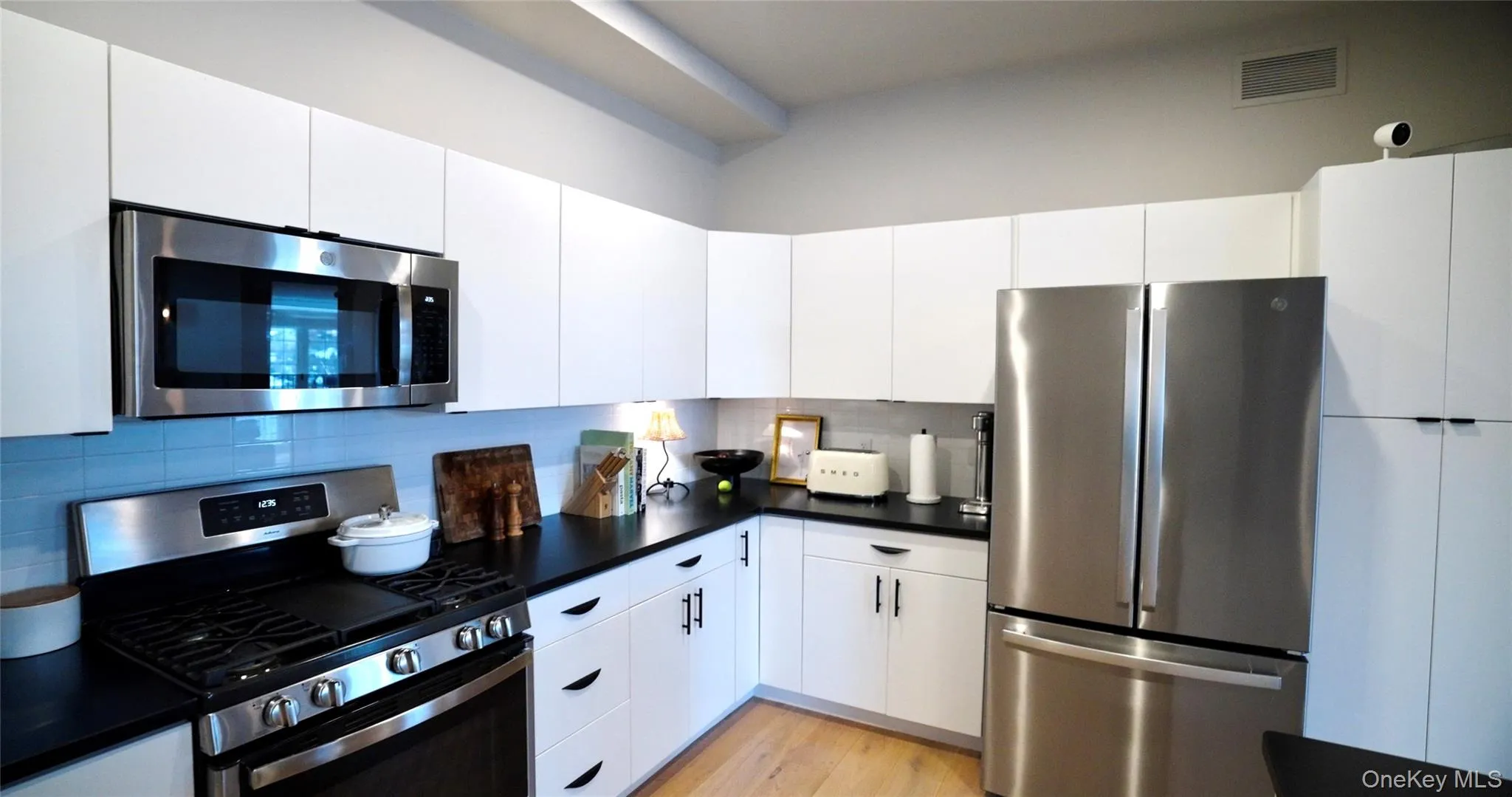 249 Main Street, Beacon, NY, 2 Bedrooms Bedrooms, 3 Rooms Rooms,2 BathroomsBathrooms,Residential Lease,For Rent,Main,0,972069 249 Main Street, Beacon, NY, 2 Bedrooms Bedrooms, 3 Rooms Rooms,2 BathroomsBathrooms,Residential Lease,For Rent,Main,0,972069