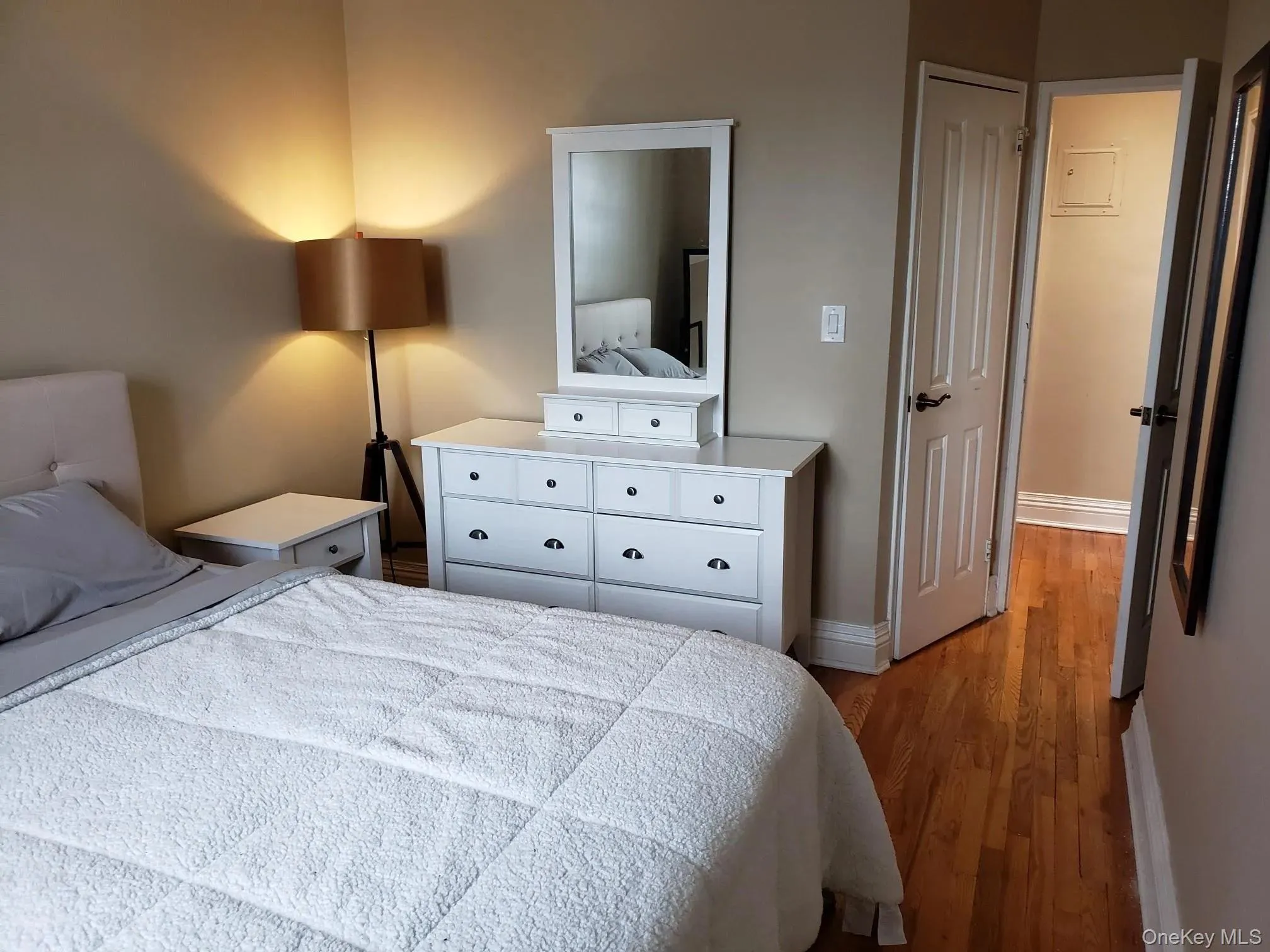 111 7th Street, Hempstead, NY, 1 Bedroom Bedrooms, 3 Rooms Rooms,1 BathroomBathrooms,Residential Lease,For Rent,7th,0,972115 111 7th Street, Hempstead, NY, 1 Bedroom Bedrooms, 3 Rooms Rooms,1 BathroomBathrooms,Residential Lease,For Rent,7th,0,972115
