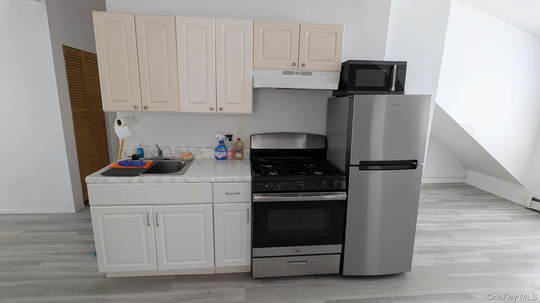 21-46 73rd Street, New York, NY, 2 Rooms Rooms,1 BathroomBathrooms,Residential Lease,For Rent,73rd,0,972148 21-46 73rd Street, New York, NY, 2 Rooms Rooms,1 BathroomBathrooms,Residential Lease,For Rent,73rd,0,972148