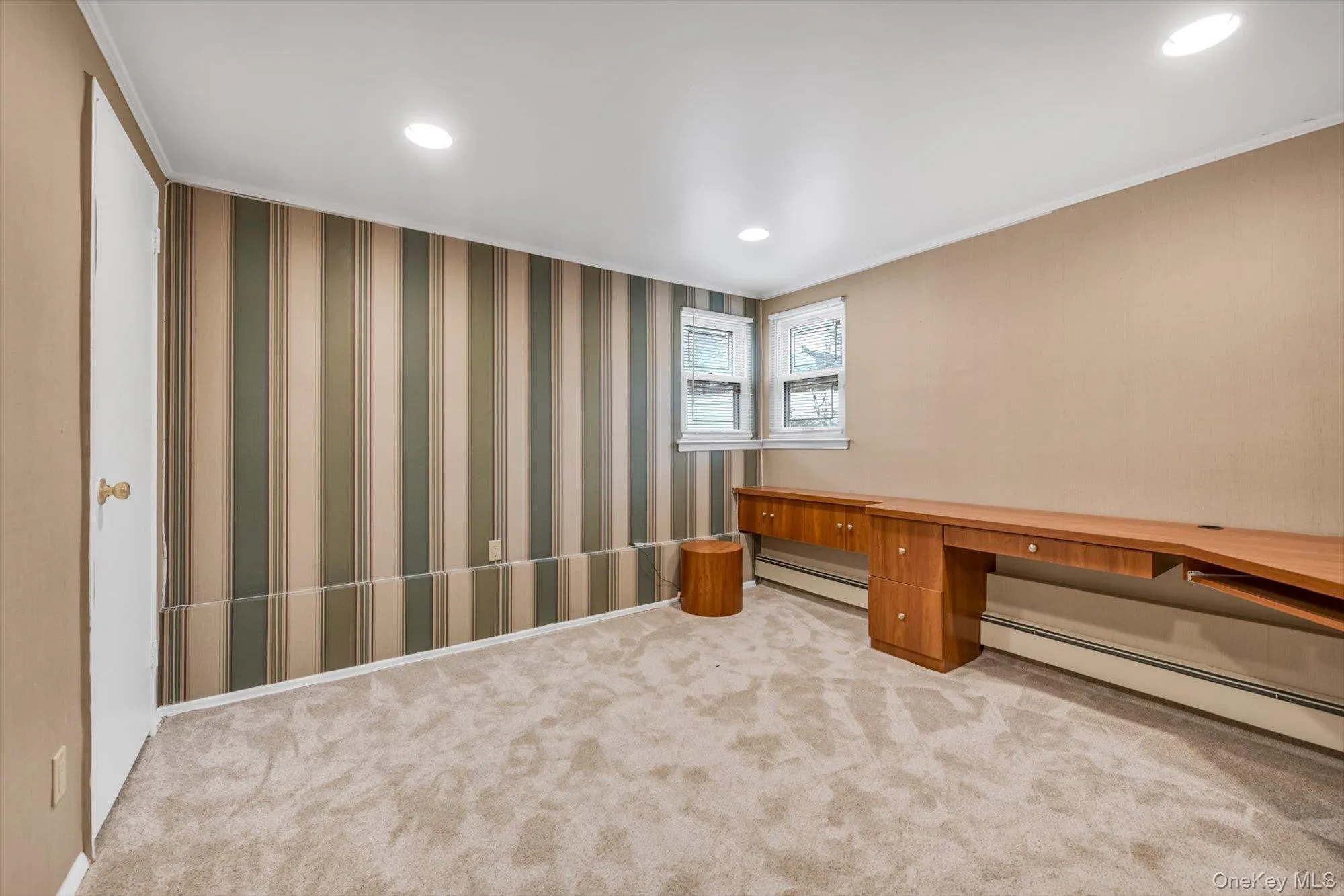 16 Middle Lane, Oyster Bay, NY, 4 Bedrooms Bedrooms, 9 Rooms Rooms,3 BathroomsBathrooms,Residential Lease,For Rent,Middle,0,972157 16 Middle Lane, Oyster Bay, NY, 4 Bedrooms Bedrooms, 9 Rooms Rooms,3 BathroomsBathrooms,Residential Lease,For Rent,Middle,0,972157