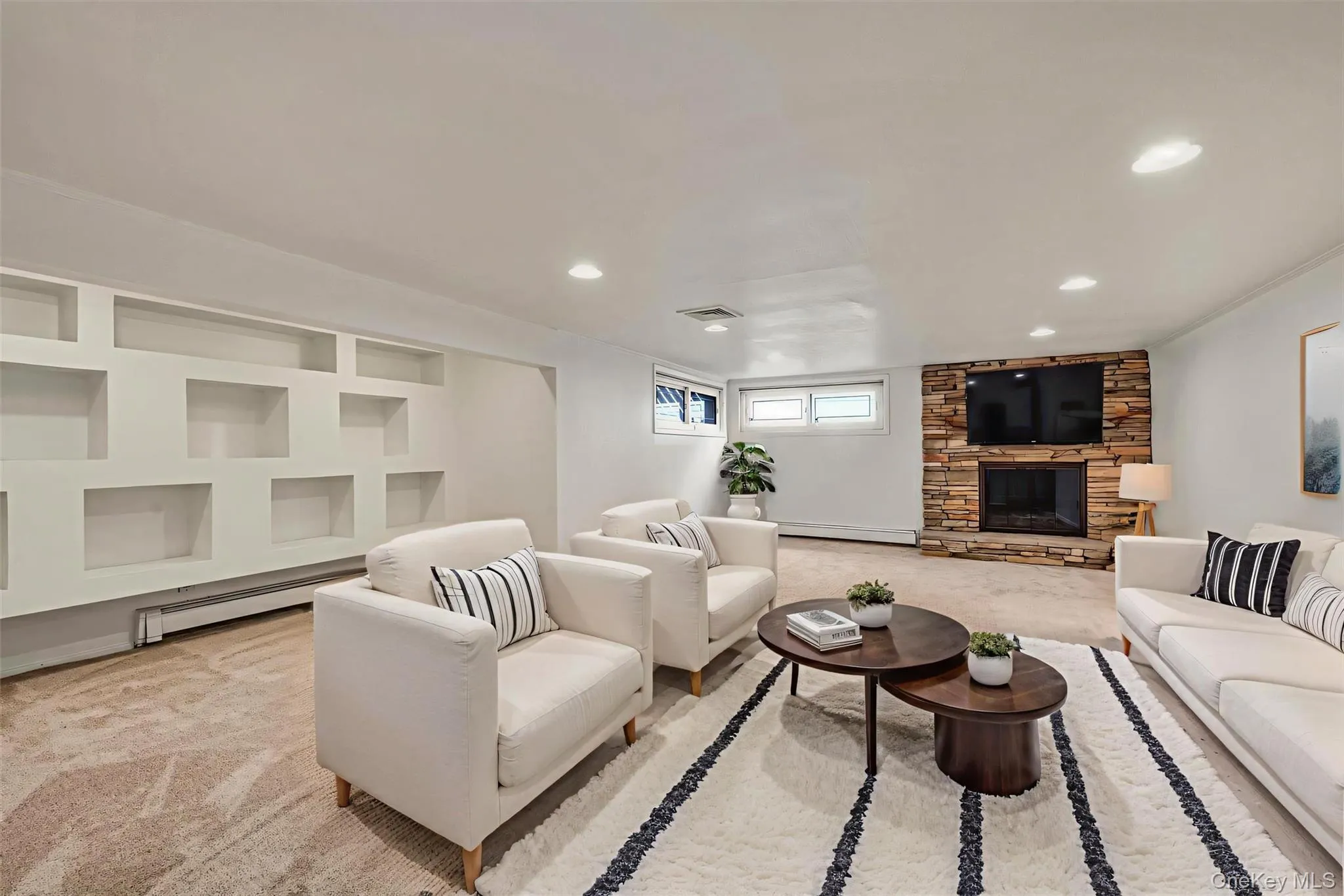 16 Middle Lane, Oyster Bay, NY, 4 Bedrooms Bedrooms, 9 Rooms Rooms,3 BathroomsBathrooms,Residential Lease,For Rent,Middle,0,972157 16 Middle Lane, Oyster Bay, NY, 4 Bedrooms Bedrooms, 9 Rooms Rooms,3 BathroomsBathrooms,Residential Lease,For Rent,Middle,0,972157