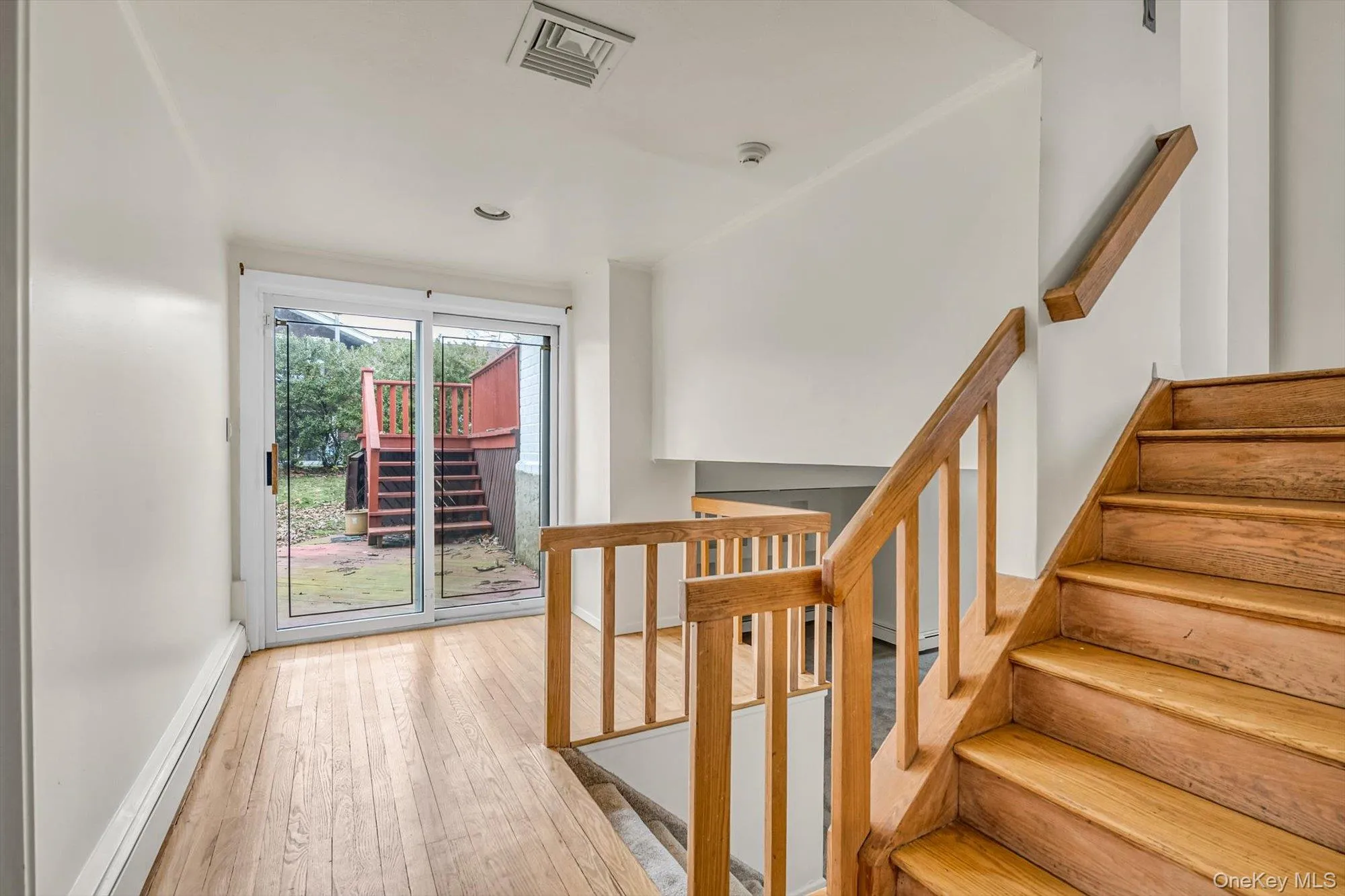 16 Middle Lane, Oyster Bay, NY, 4 Bedrooms Bedrooms, 9 Rooms Rooms,3 BathroomsBathrooms,Residential Lease,For Rent,Middle,0,972157 16 Middle Lane, Oyster Bay, NY, 4 Bedrooms Bedrooms, 9 Rooms Rooms,3 BathroomsBathrooms,Residential Lease,For Rent,Middle,0,972157